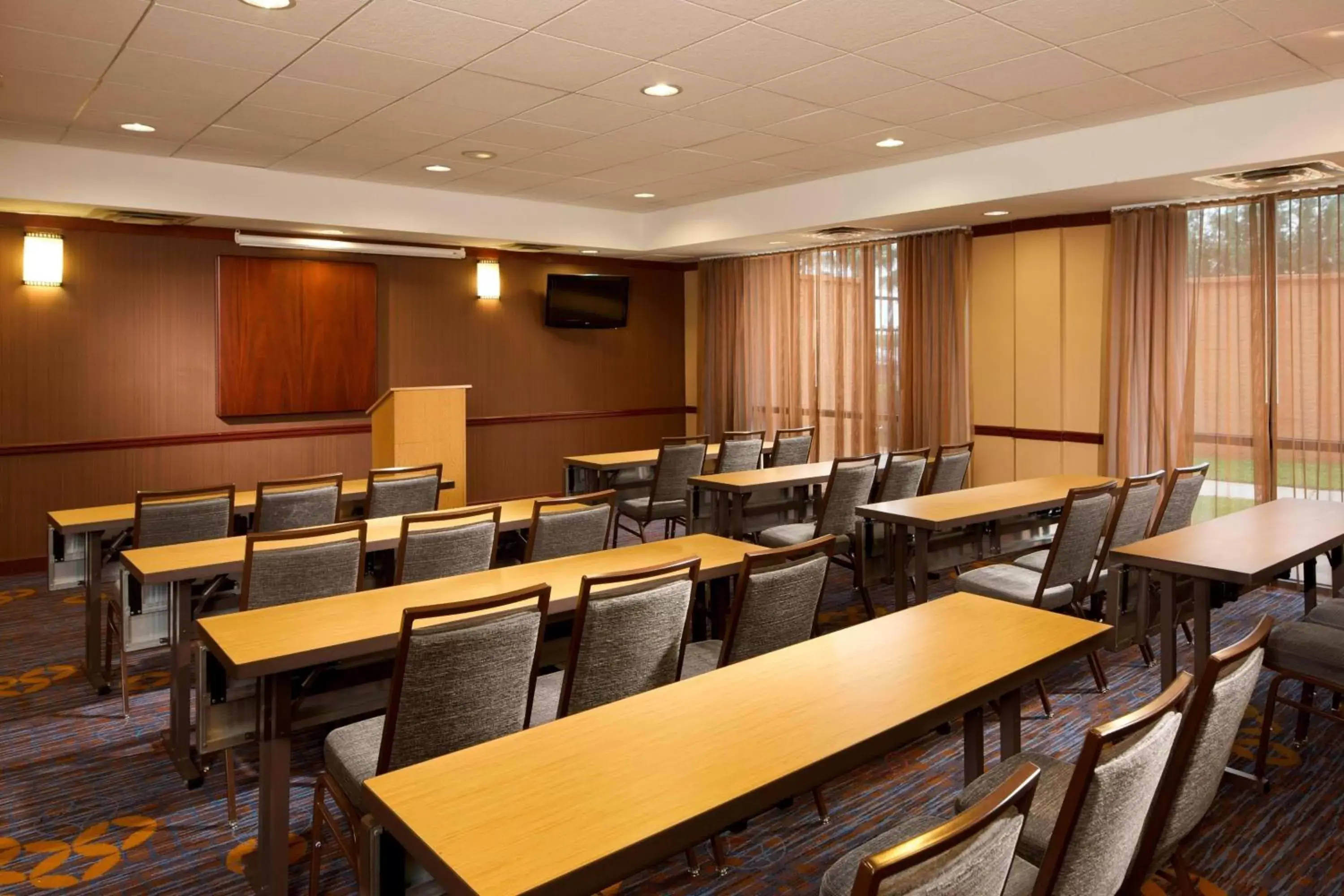 Meeting/conference room in Courtyard by Marriott Brownsville