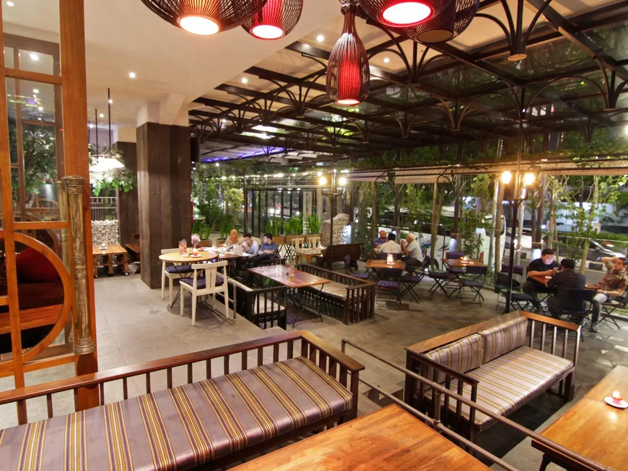 Restaurant/Places to Eat in THE 1O1 Bandung Dago