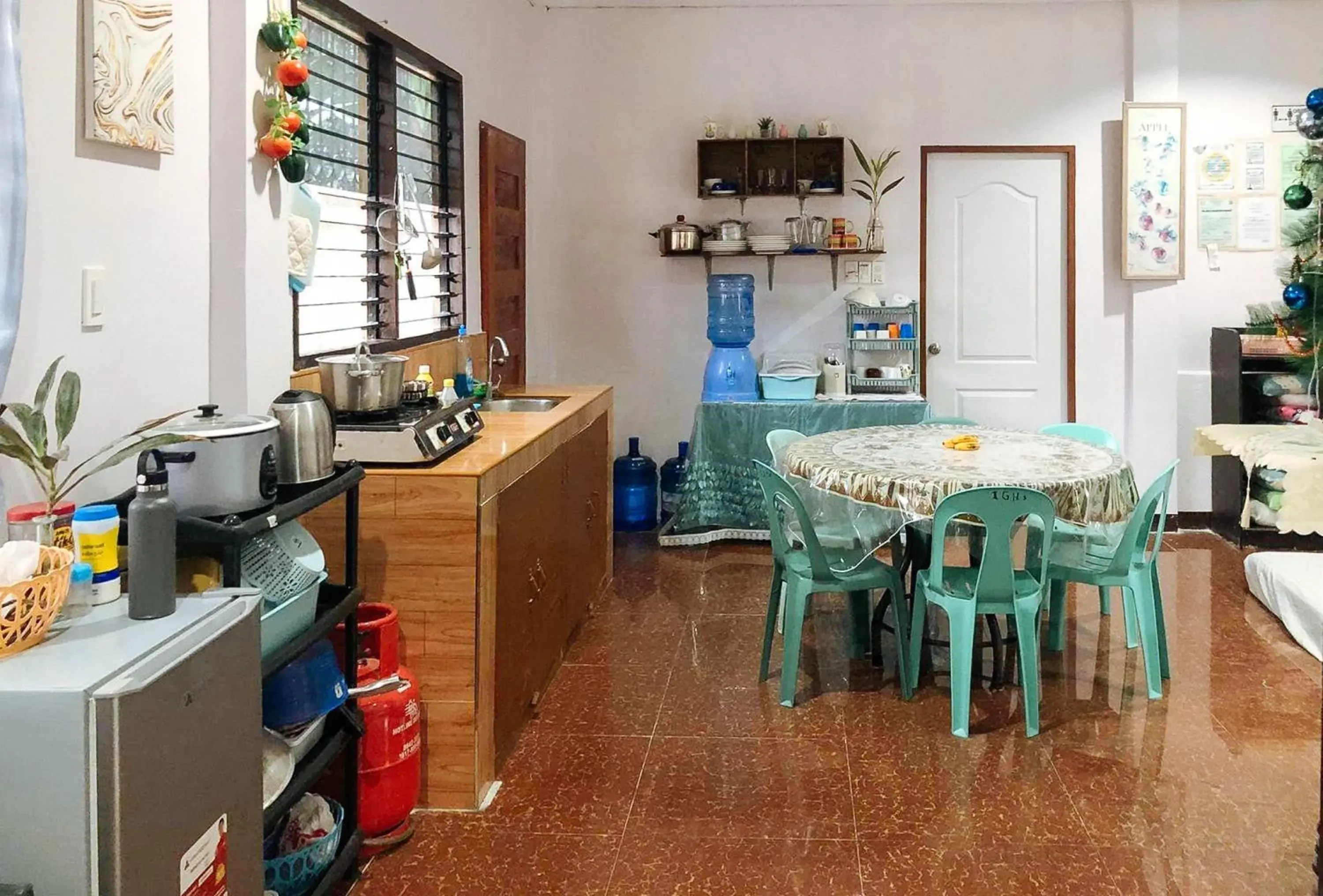 Kitchen or kitchenette, Kitchen/Kitchenette in Irah's Guest House