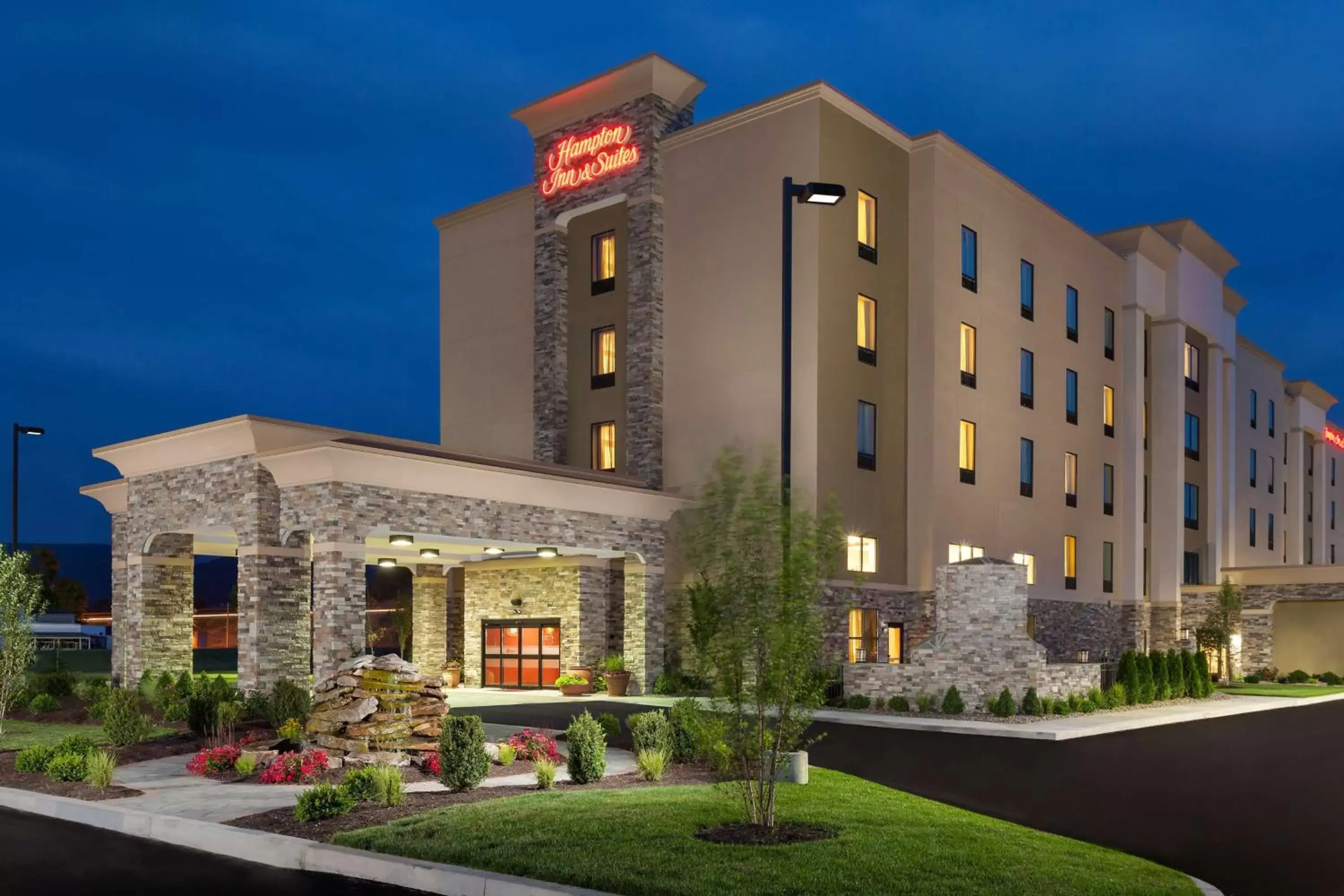 Property Building in Hampton Inn & Suites Williamsport - Faxon Exit