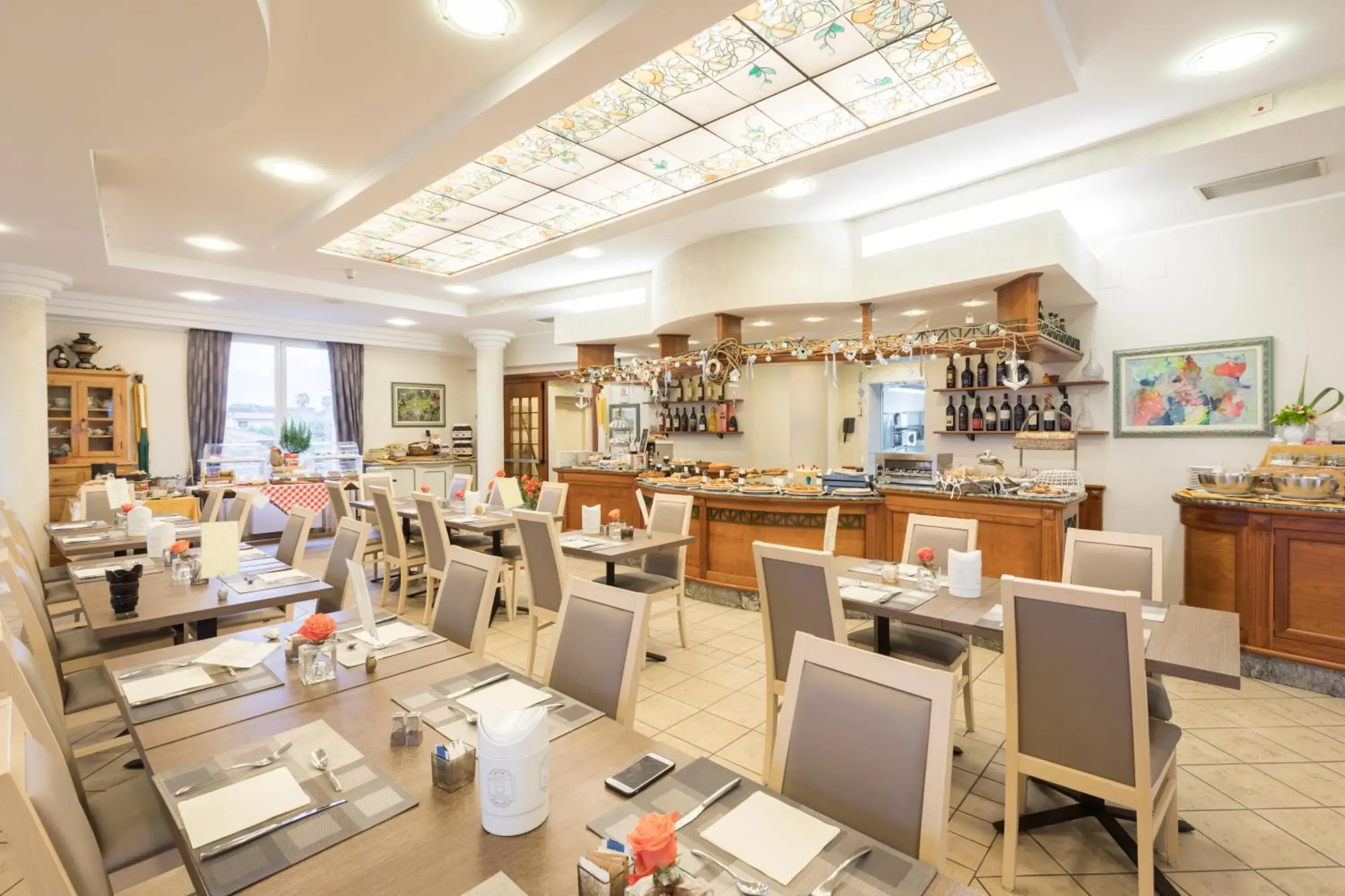 Restaurant/Places to Eat in Hotel Villa Tiziana