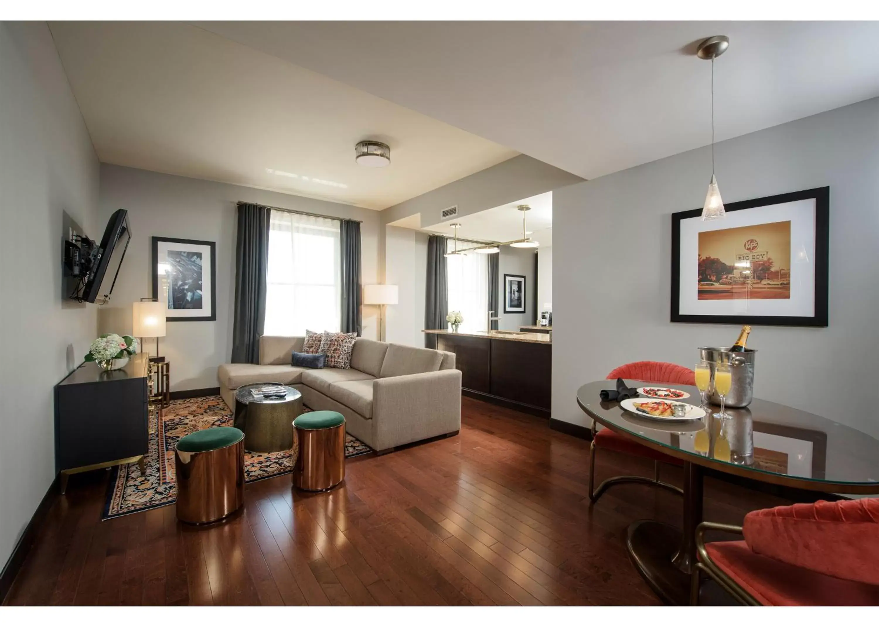 Signature Suite in The Mayo Hotel Signature Suite in The Mayo Hotel