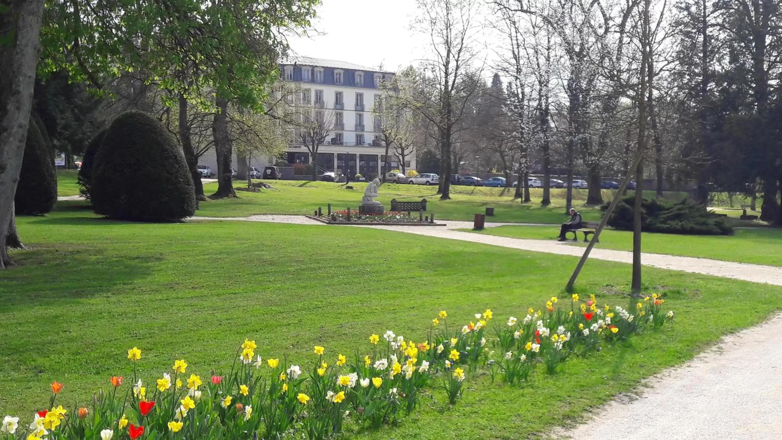 Spring, Garden in CERISE Luxeuil Les Sources