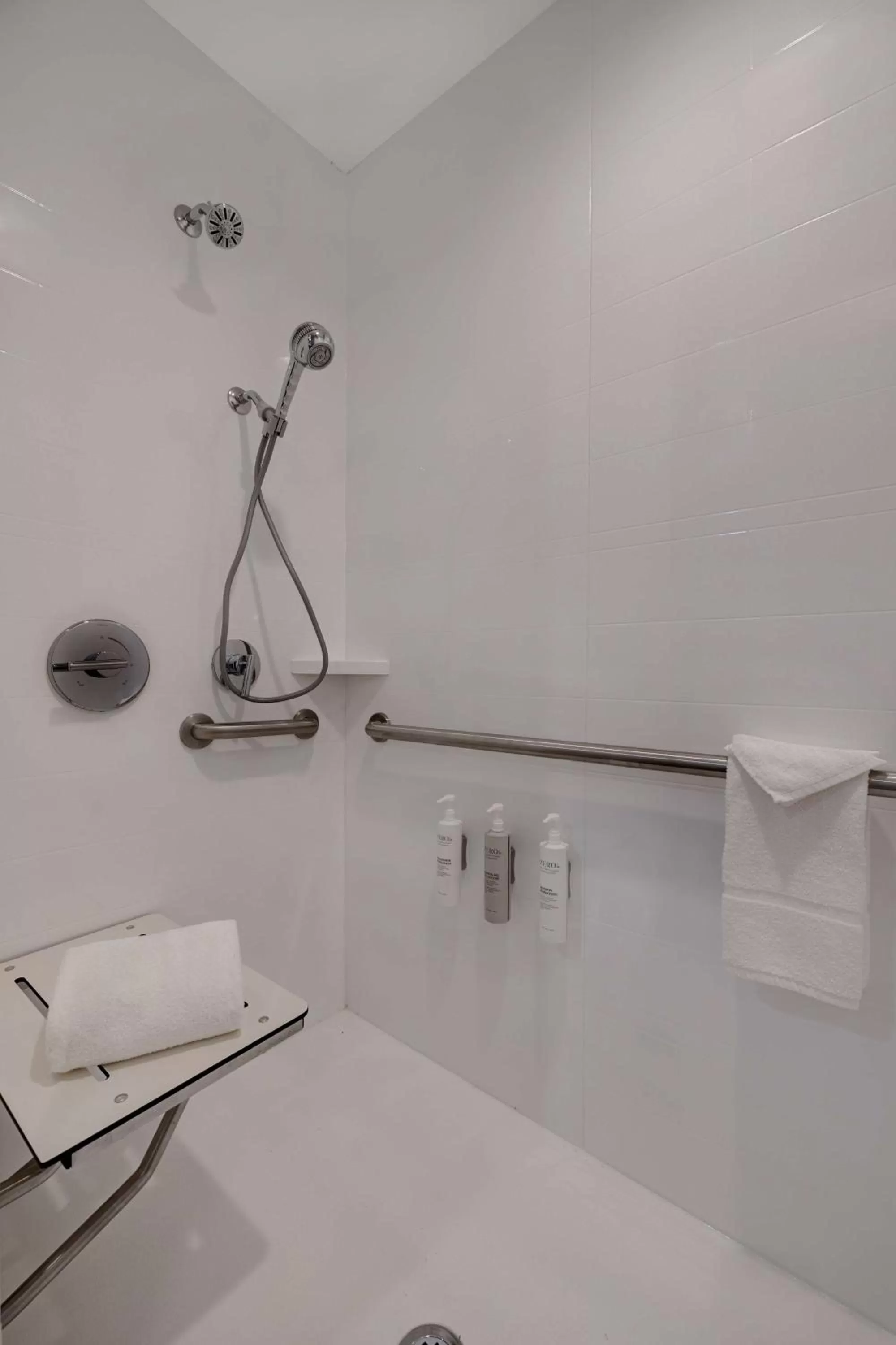 Bathroom in Hampton Inn & Suites Marina