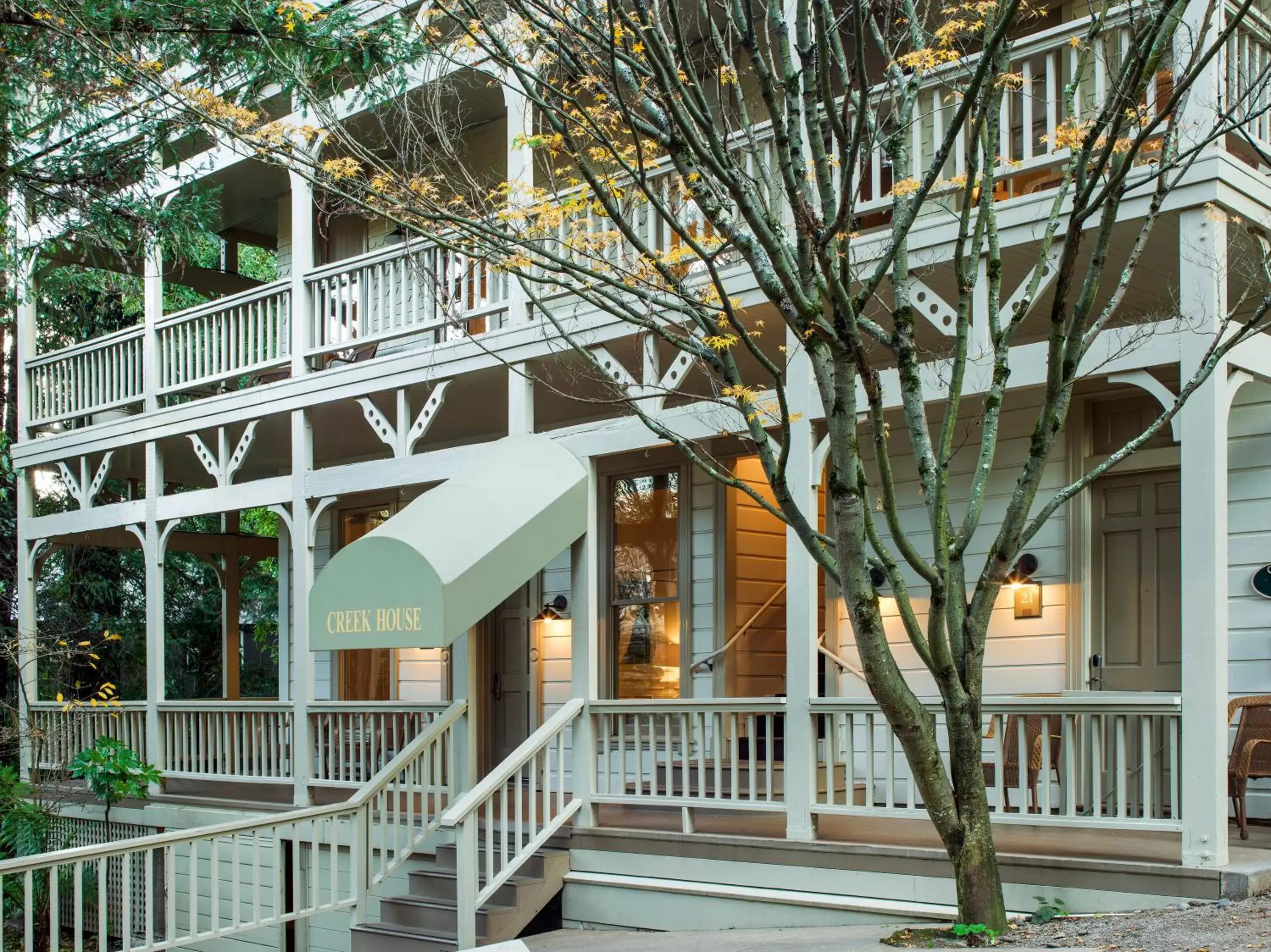 Property Building in Mill Valley Inn