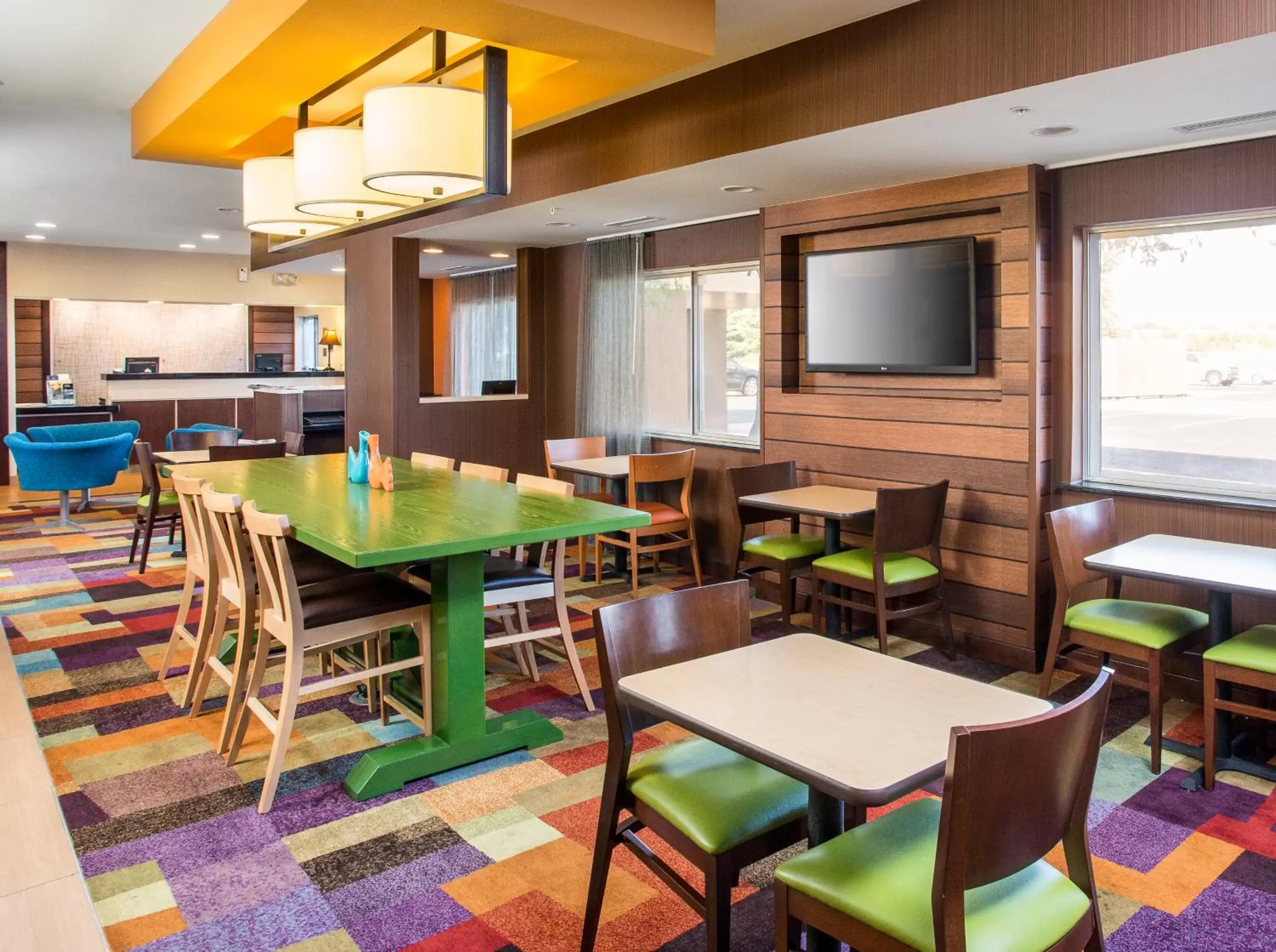 Restaurant/Places to Eat in Fairfield Inn & Suites by Marriott Quincy