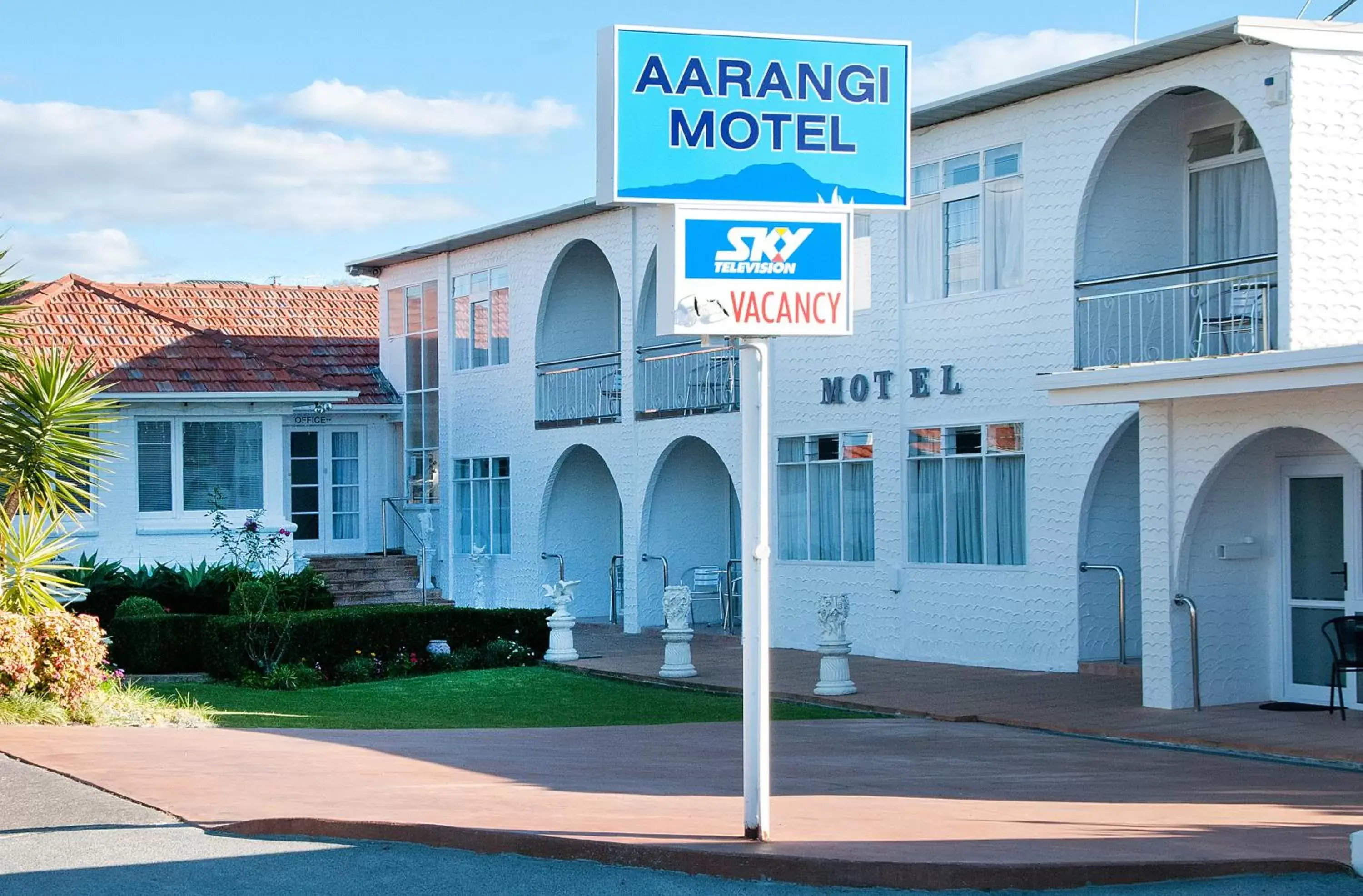 Garden, Property Building in Aarangi Motel