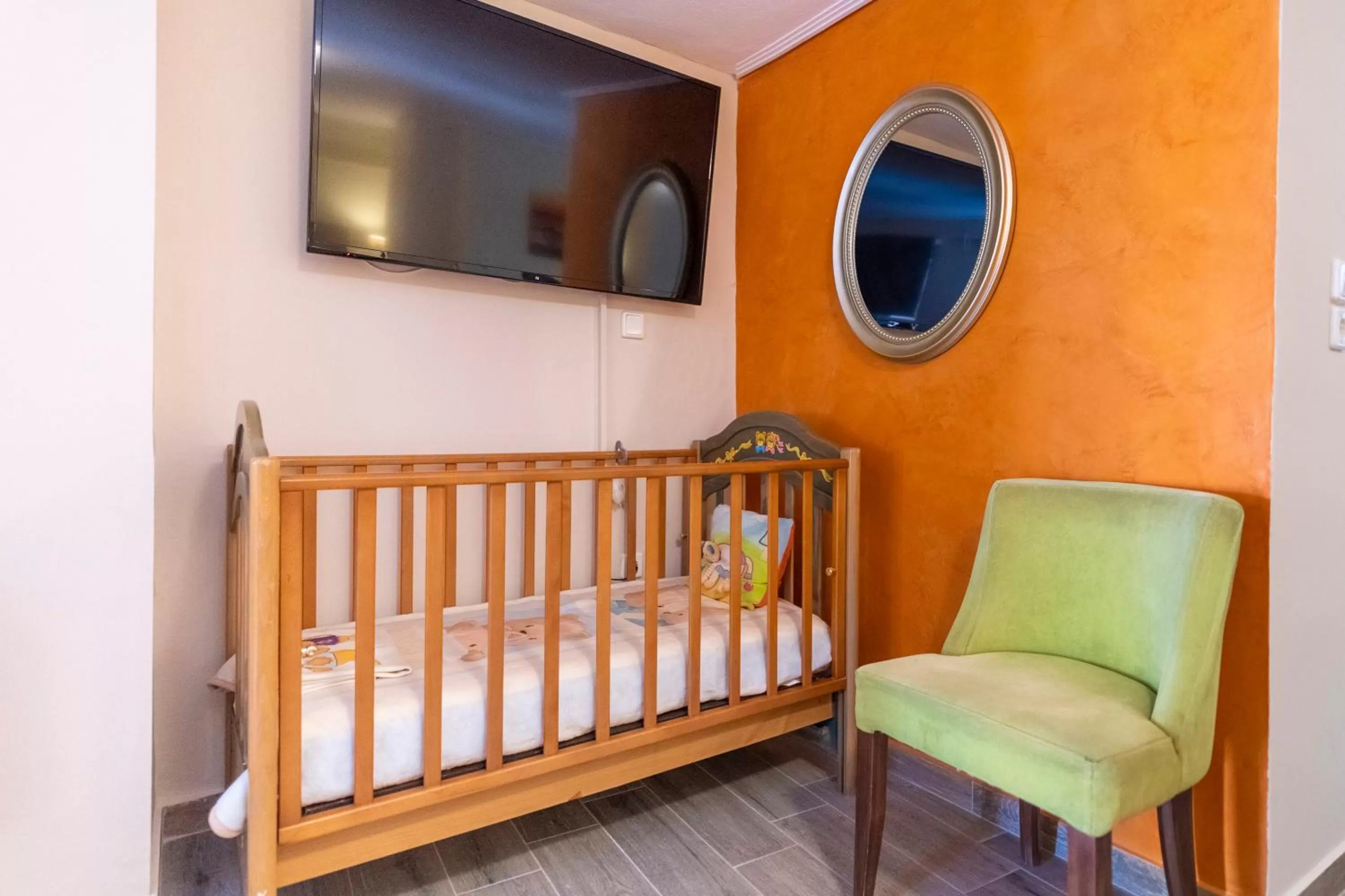 Bed in Apartments Tina FREE transfer from-to the airport