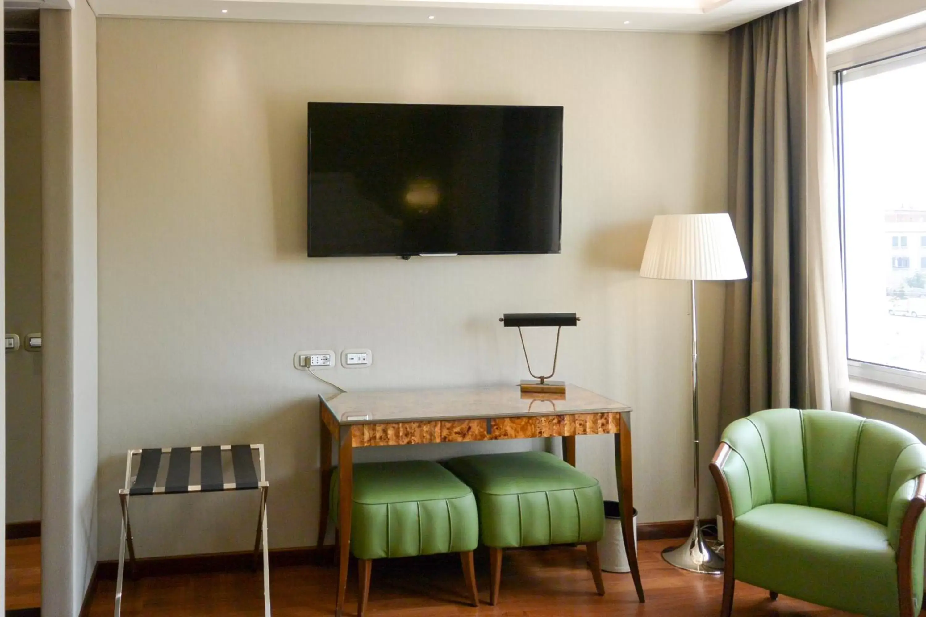 TV and multimedia, Seating Area in Hotel Santa Chiara