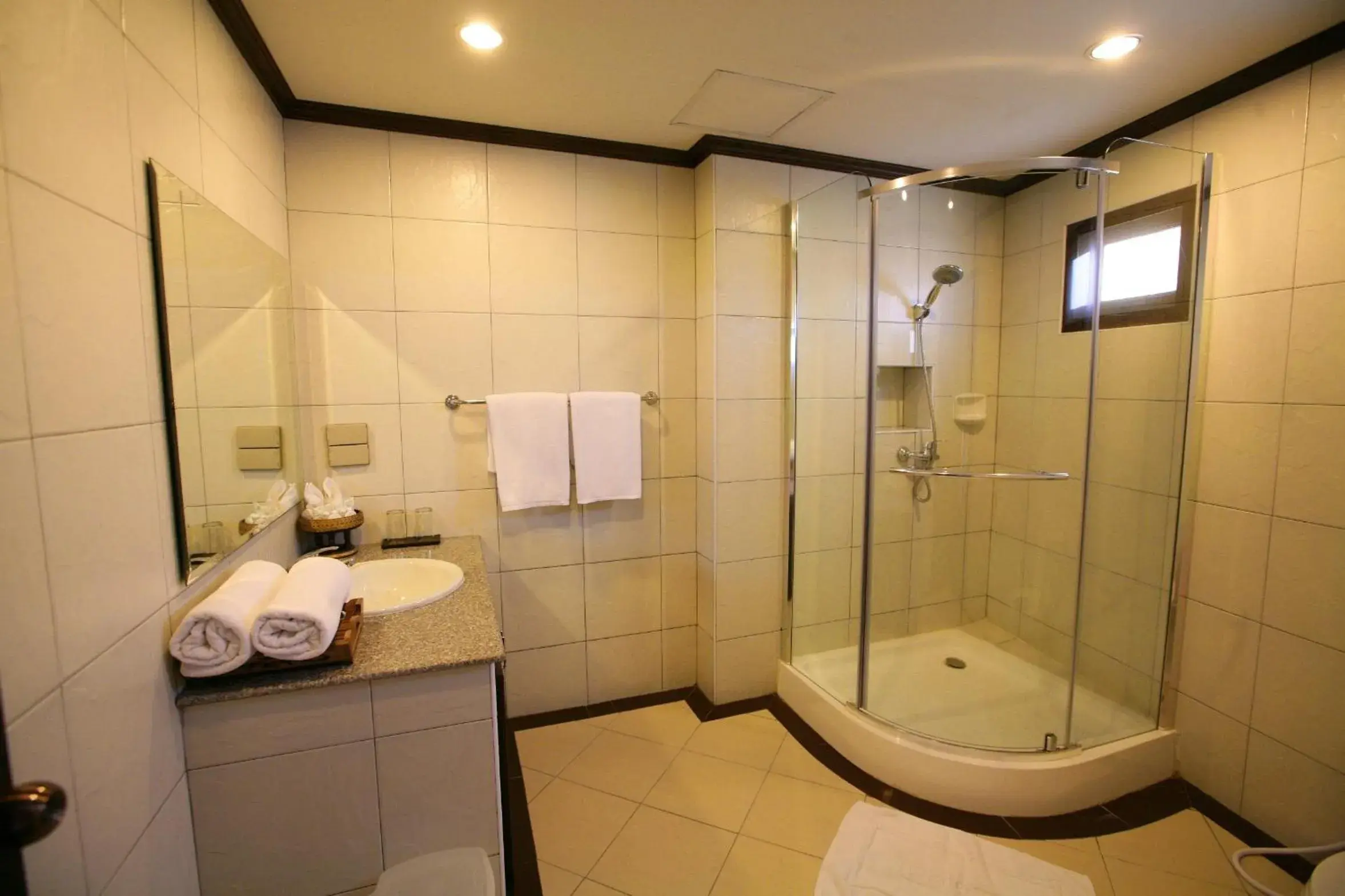 Bathroom in Top North Hotel