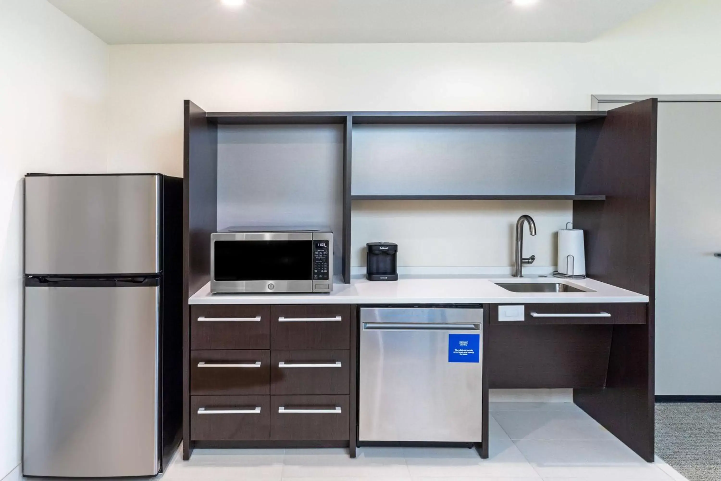 Kitchen or kitchenette, Kitchen/Kitchenette in Home2 Suites By Hilton Midland East, Tx