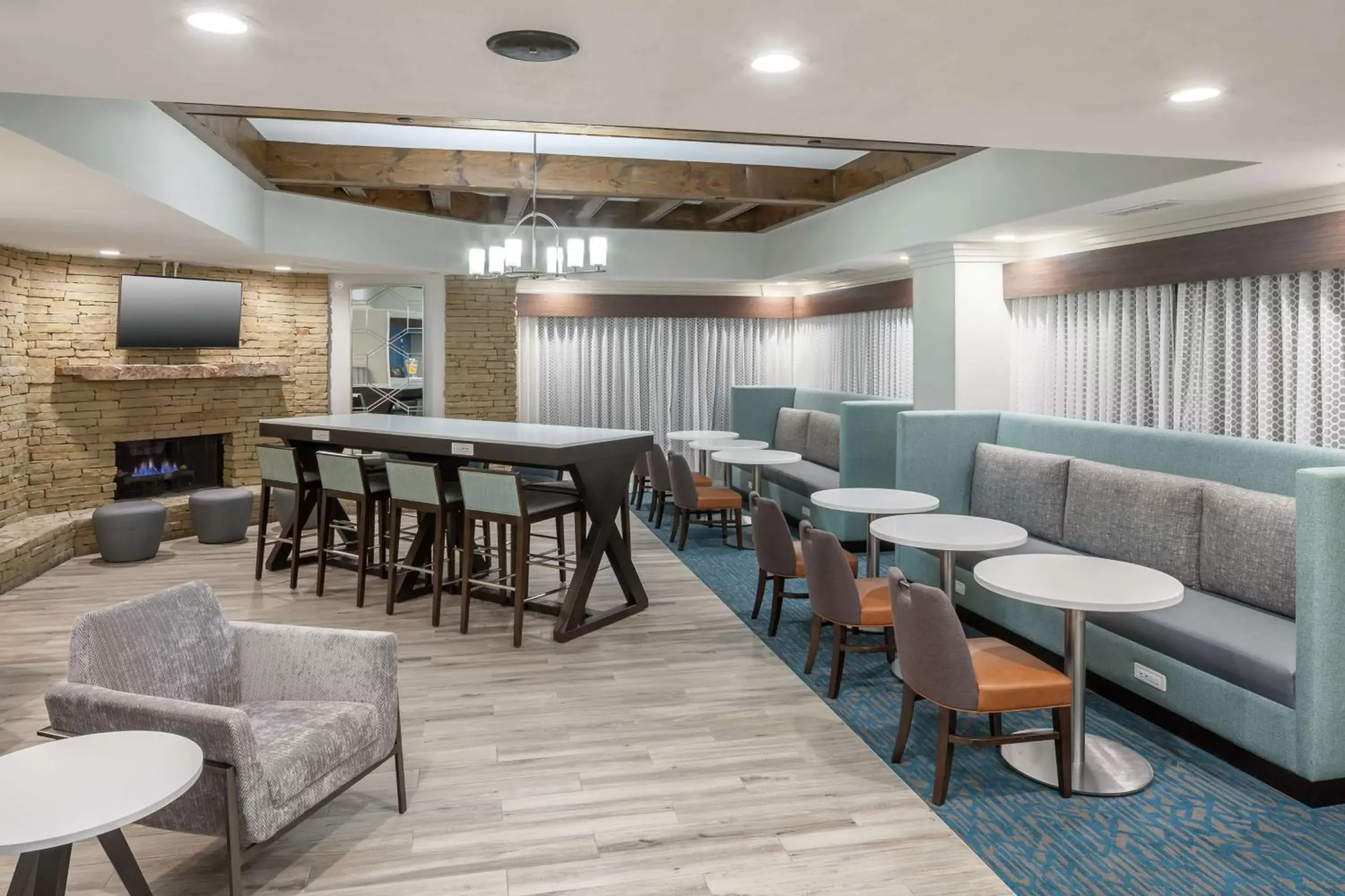 Lobby or reception, Lounge/Bar in Hampton Inn Austin Round Rock