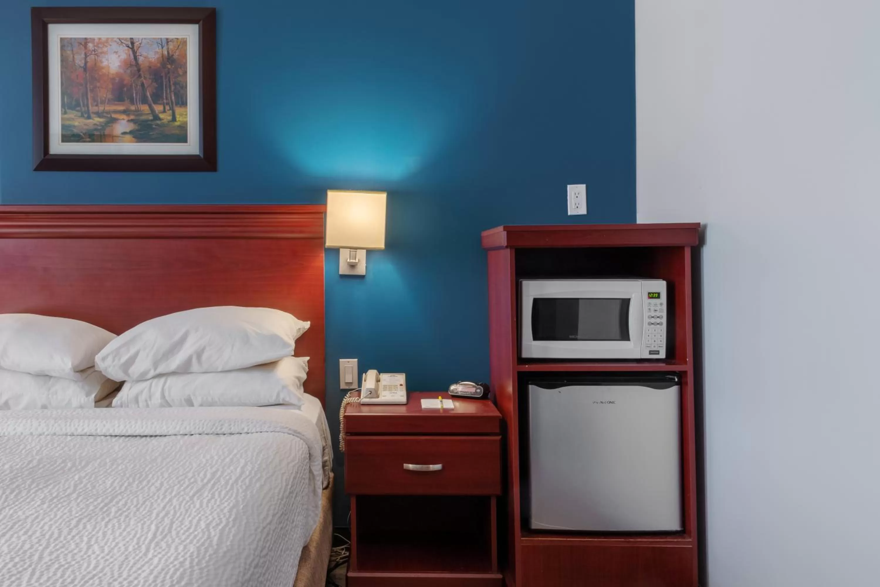 Premier Inn & Suites - Downtown Hamilton