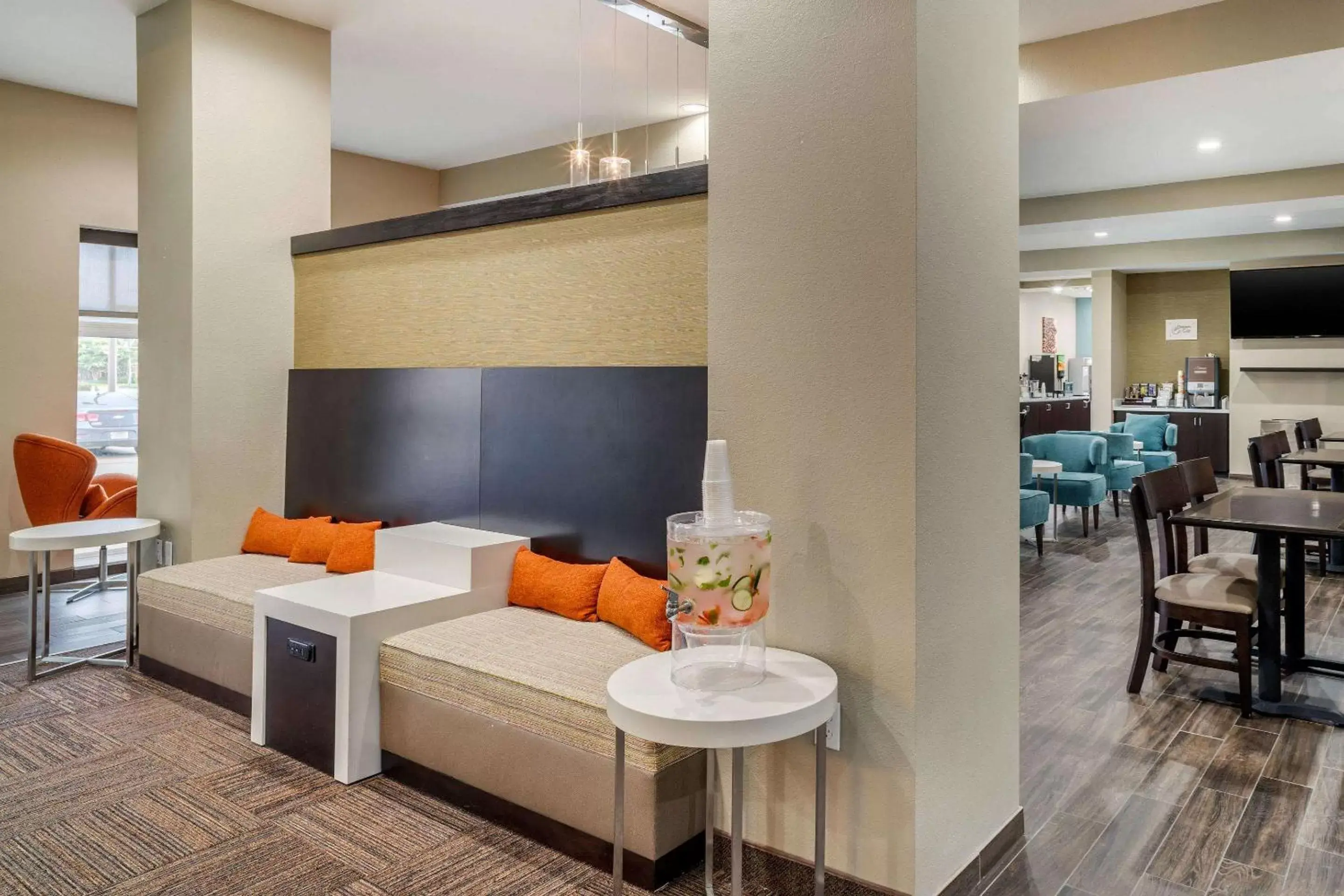 Lobby or reception, Restaurant/Places to Eat in Sleep Inn & Suites near Westchase