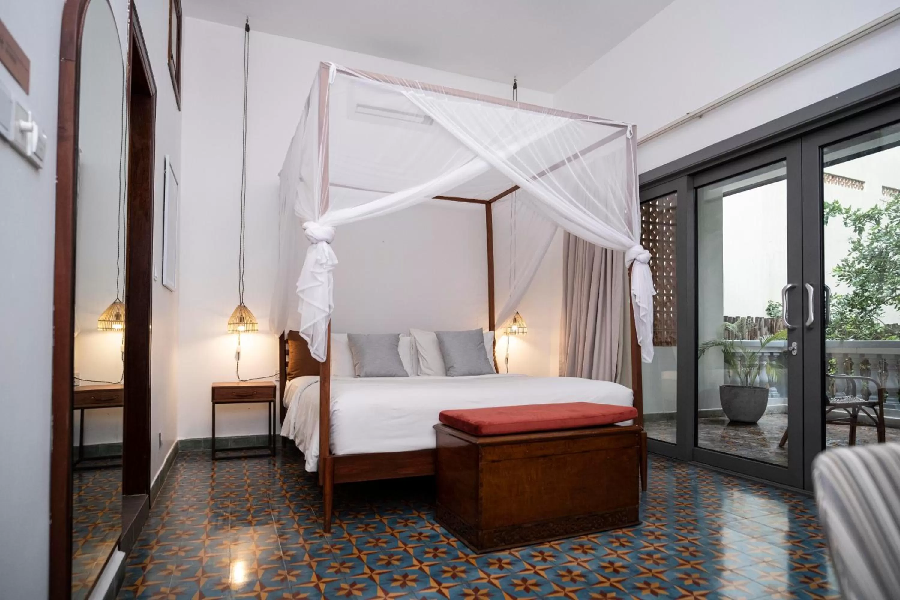 Bed in Jungle Addition