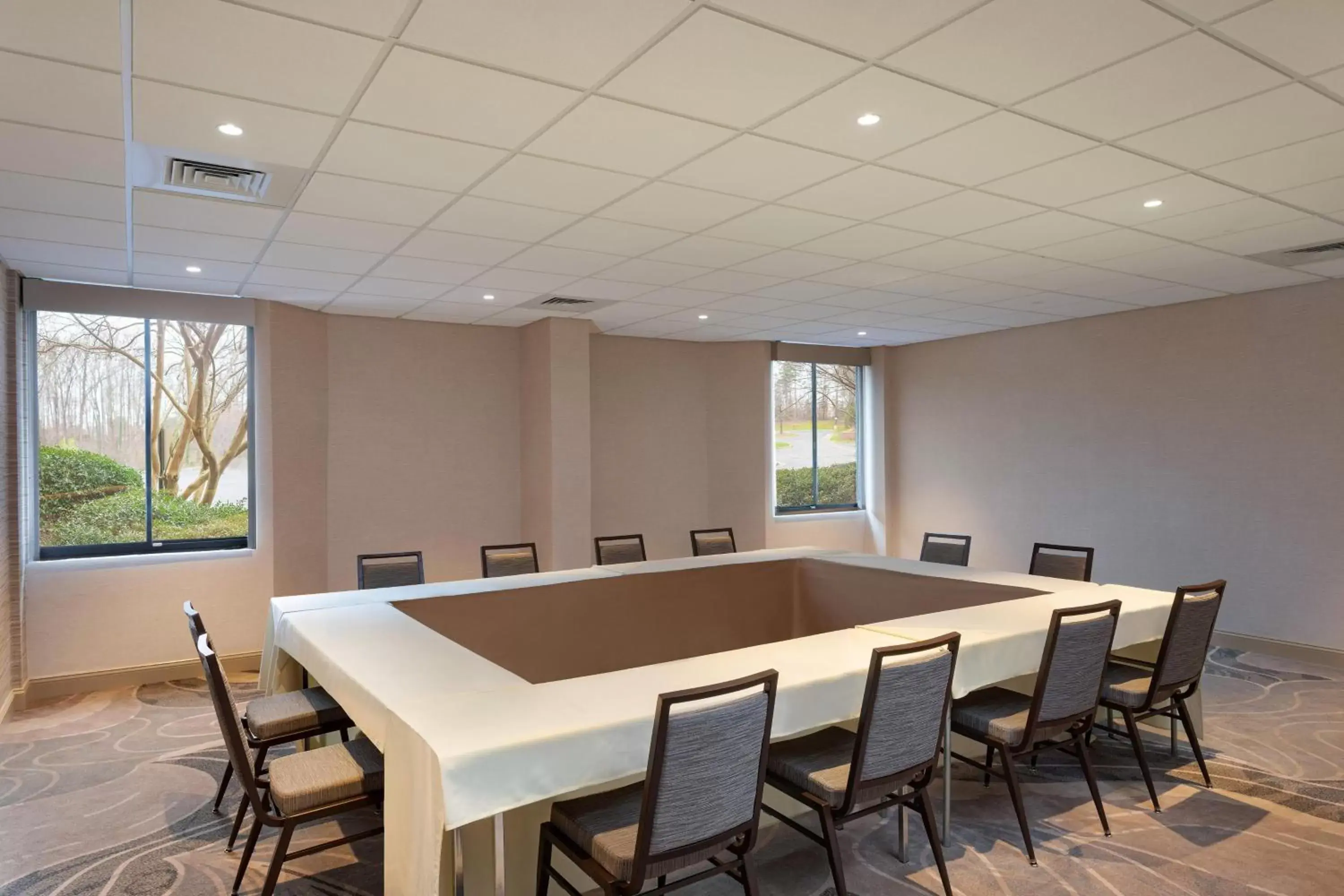 Meeting/conference room in Sheraton Charlotte Airport