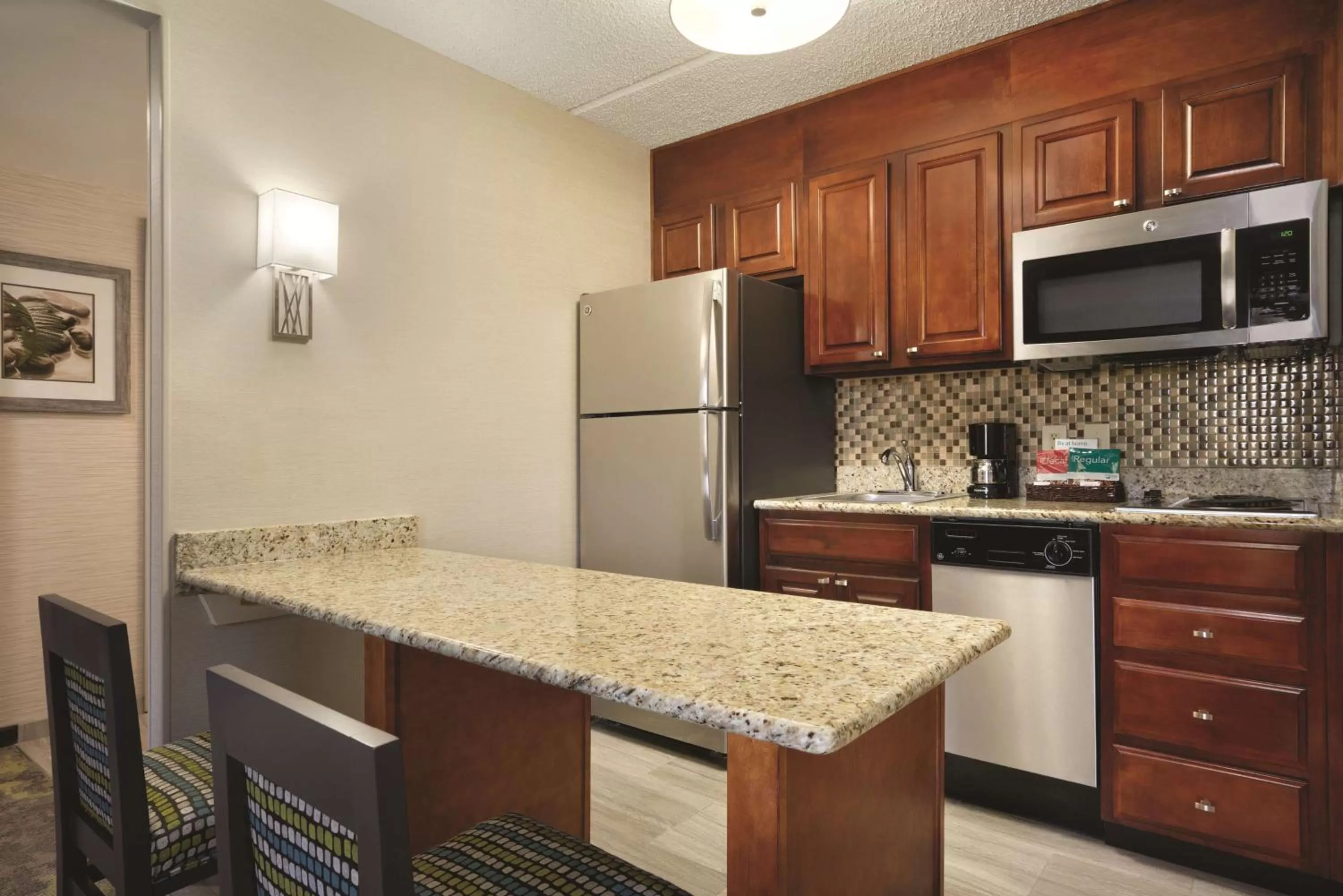 Kitchen or kitchenette in Homewood Suites Williamsburg