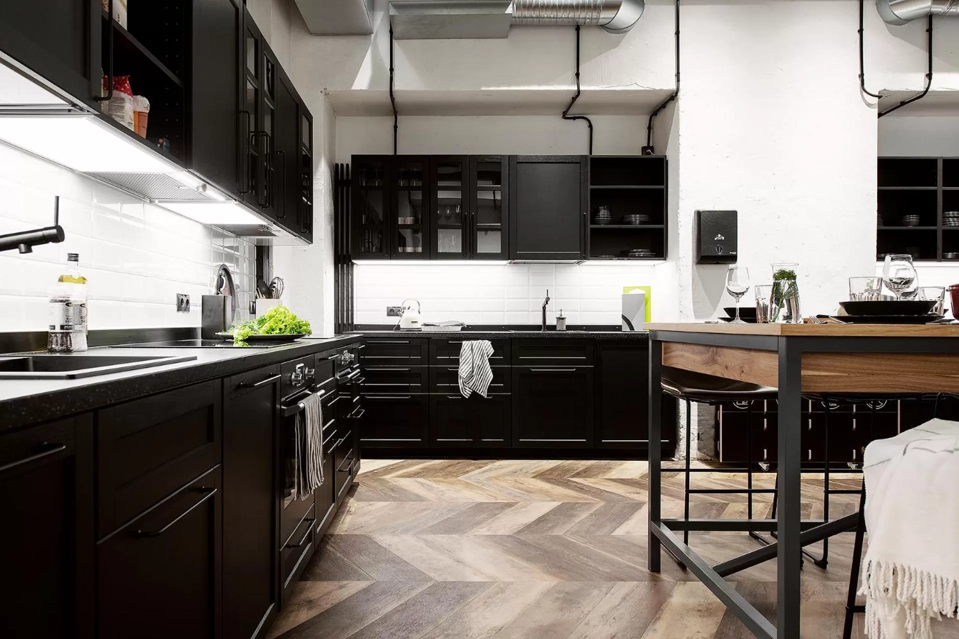 Communal kitchen in Hektor Container Hotel