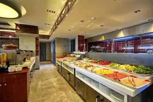 Buffet breakfast, Restaurant/Places to Eat in Samir Deluxe Hotel