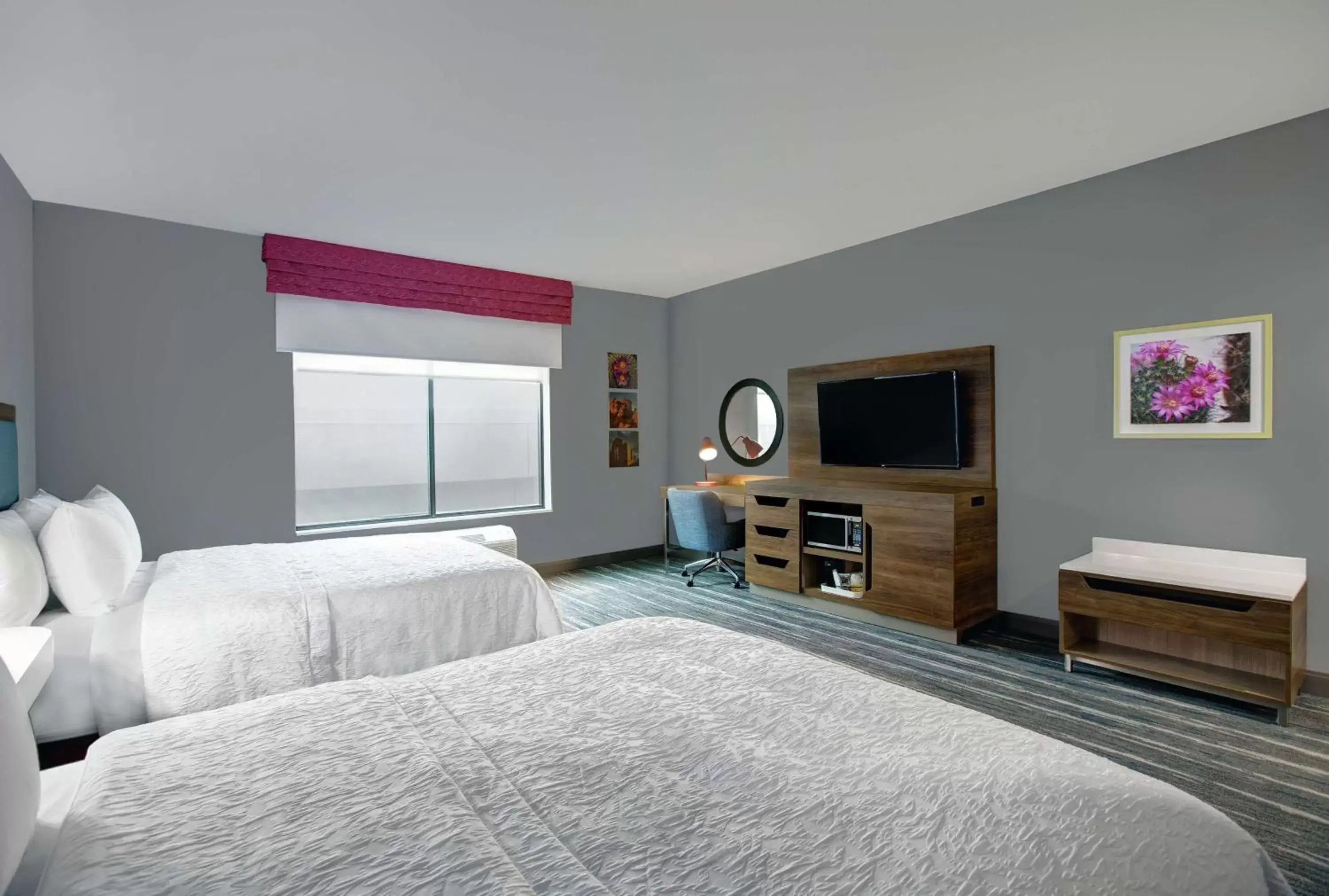 Bedroom, Bed in Hampton Inn Weslaco