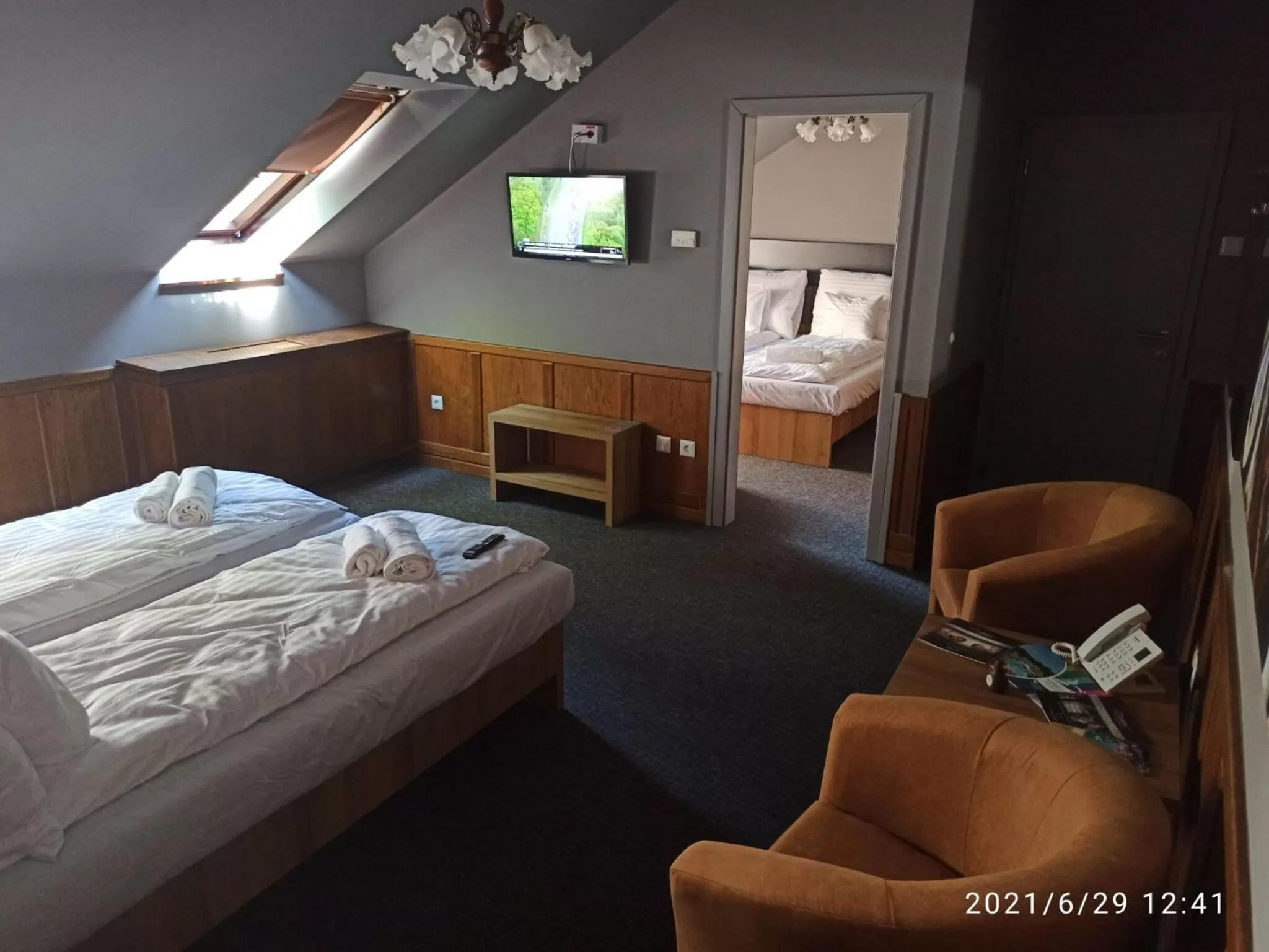 Bedroom, TV/Entertainment Center in Svájci Lak Panzió