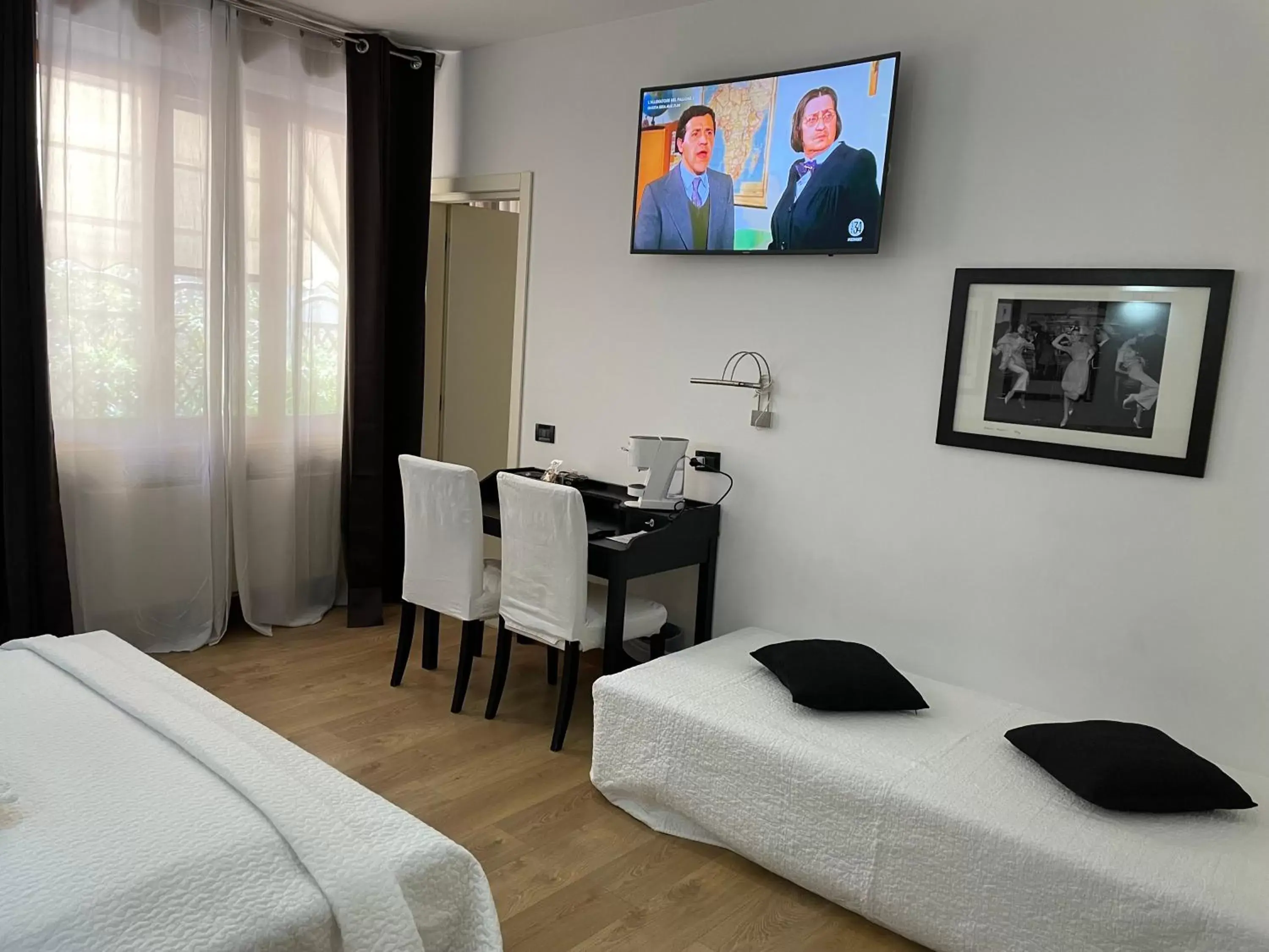 Bedroom, TV/Entertainment Center in Villa Alba Luxury Resort