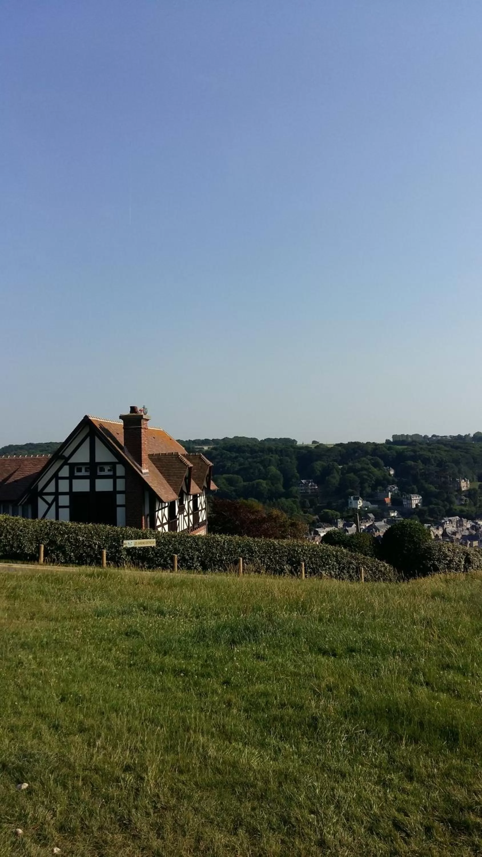Decorative detail, Property Building in Les Galets Bleus