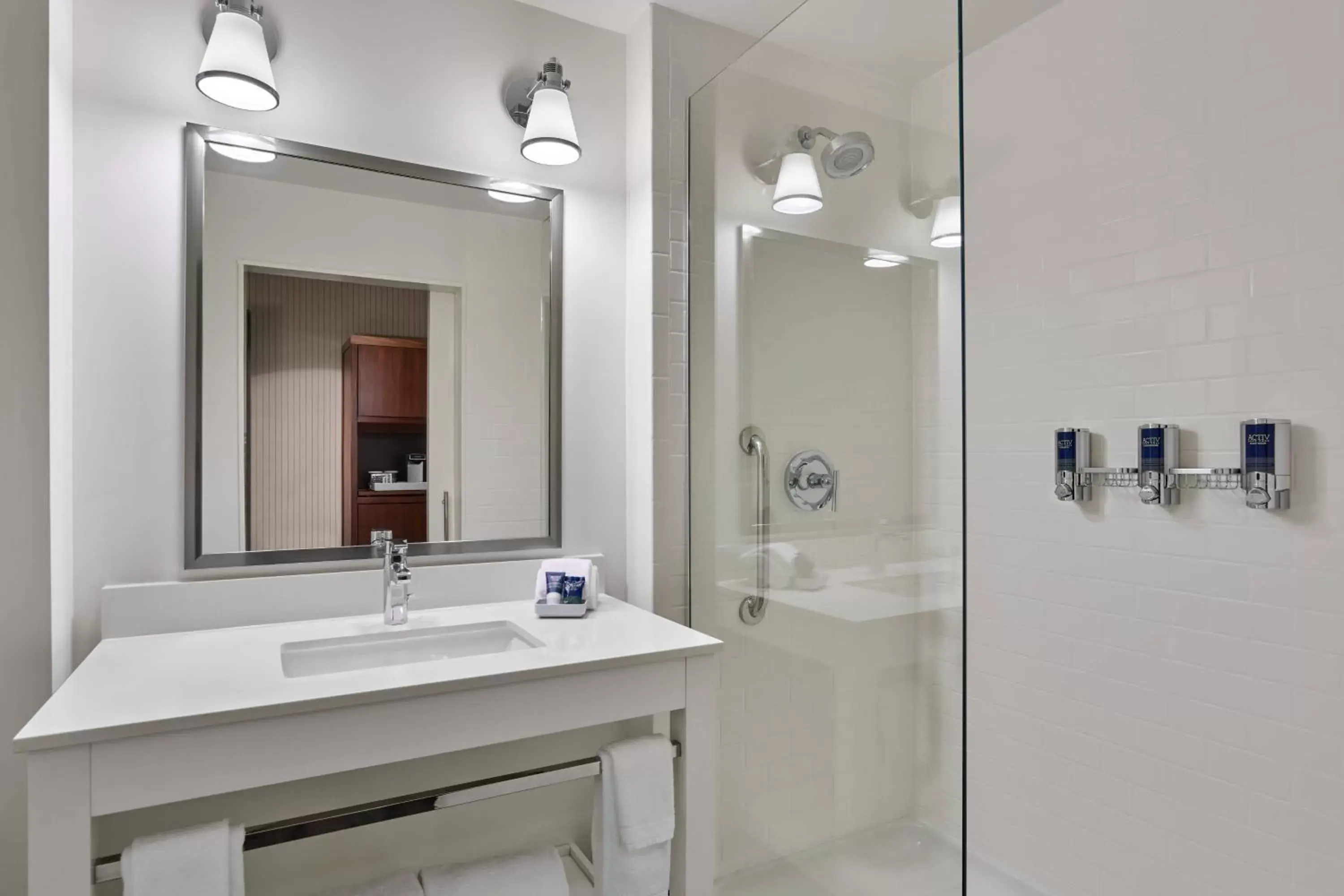 Bathroom in Four Points by Sheraton Dallas Fort Worth Airport North