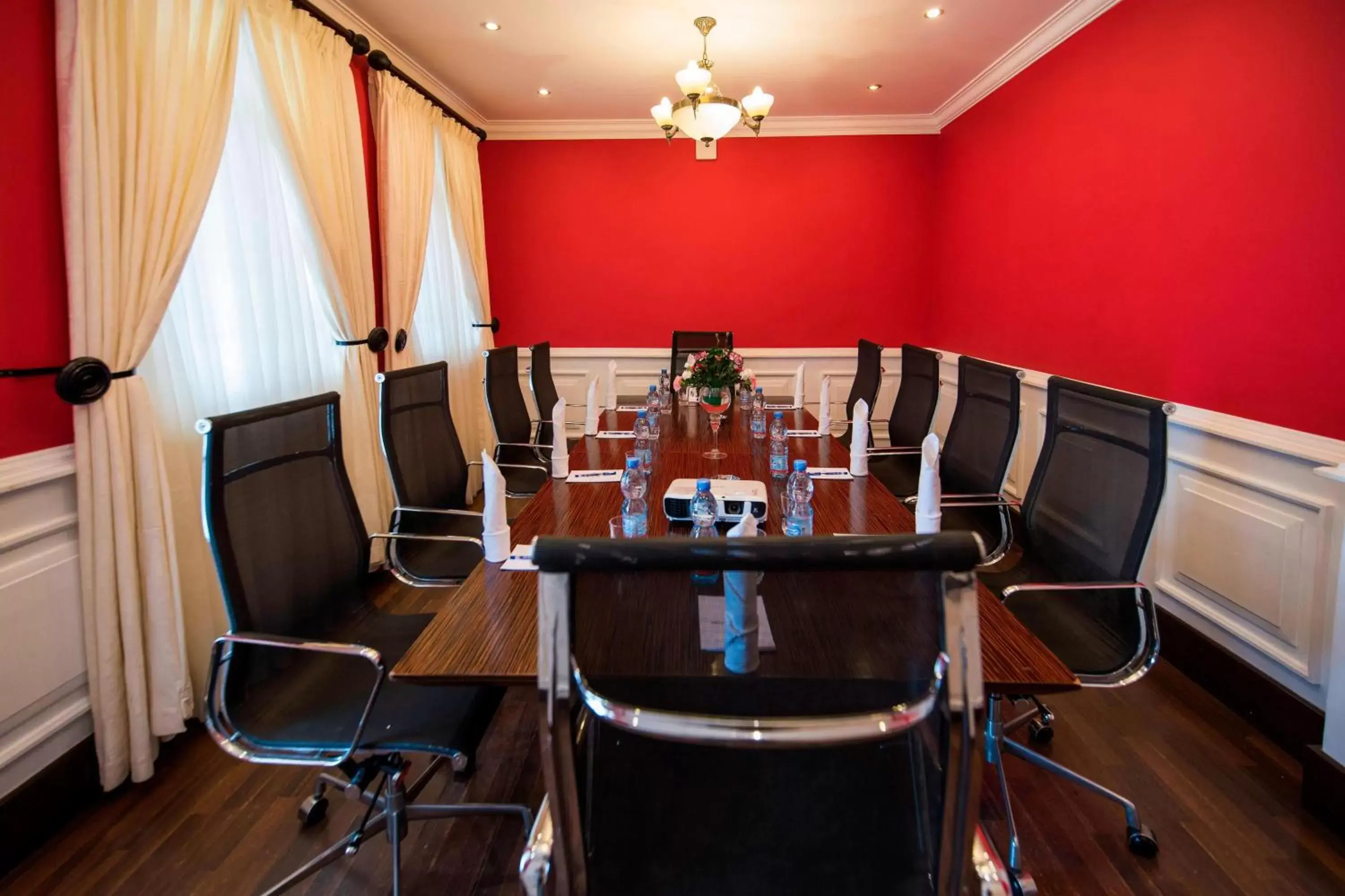 Meeting/conference room in Protea Hotel by Marriott Dar es Salaam Courtyard