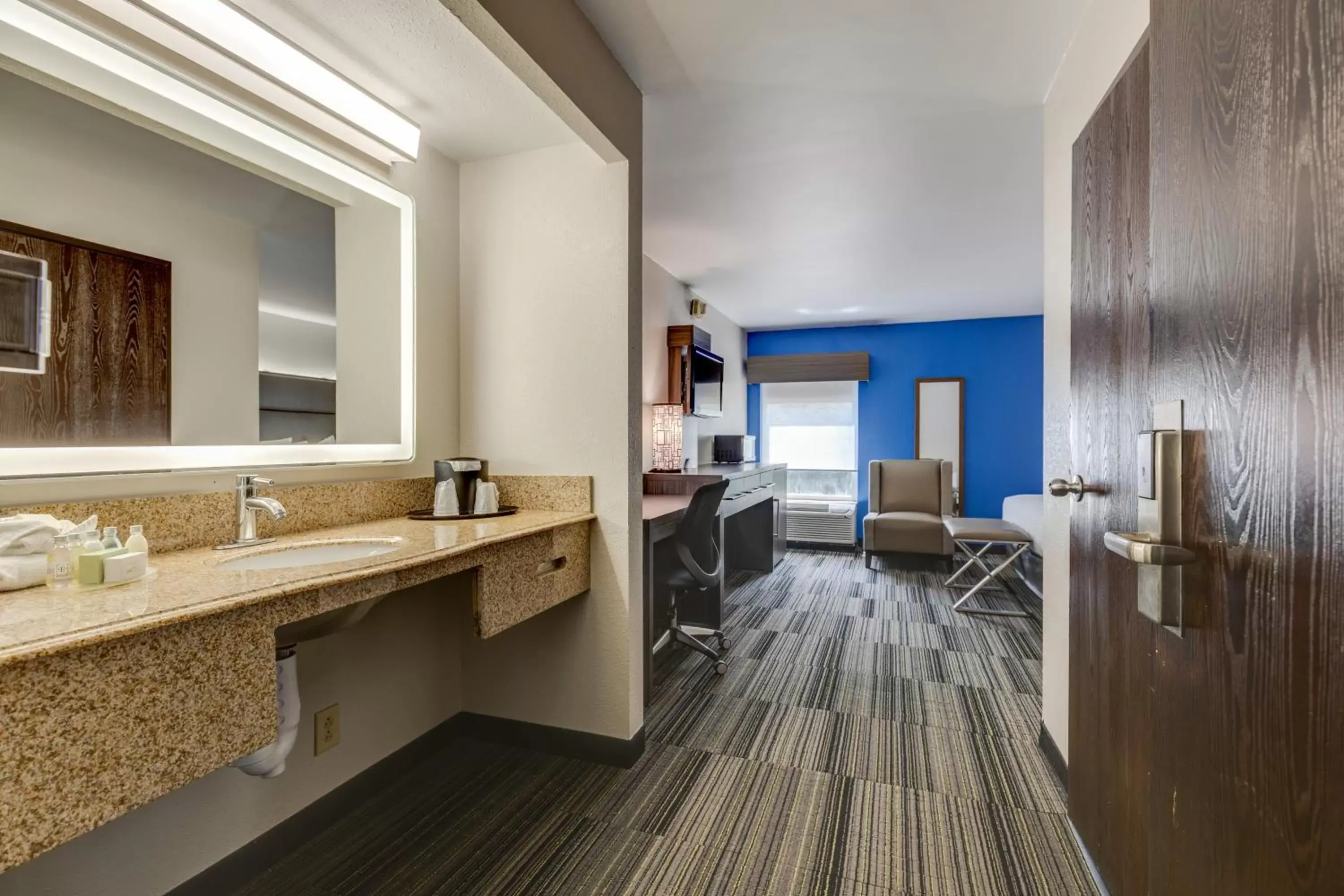 Bathroom in Alexis Inn and Suites Hotel