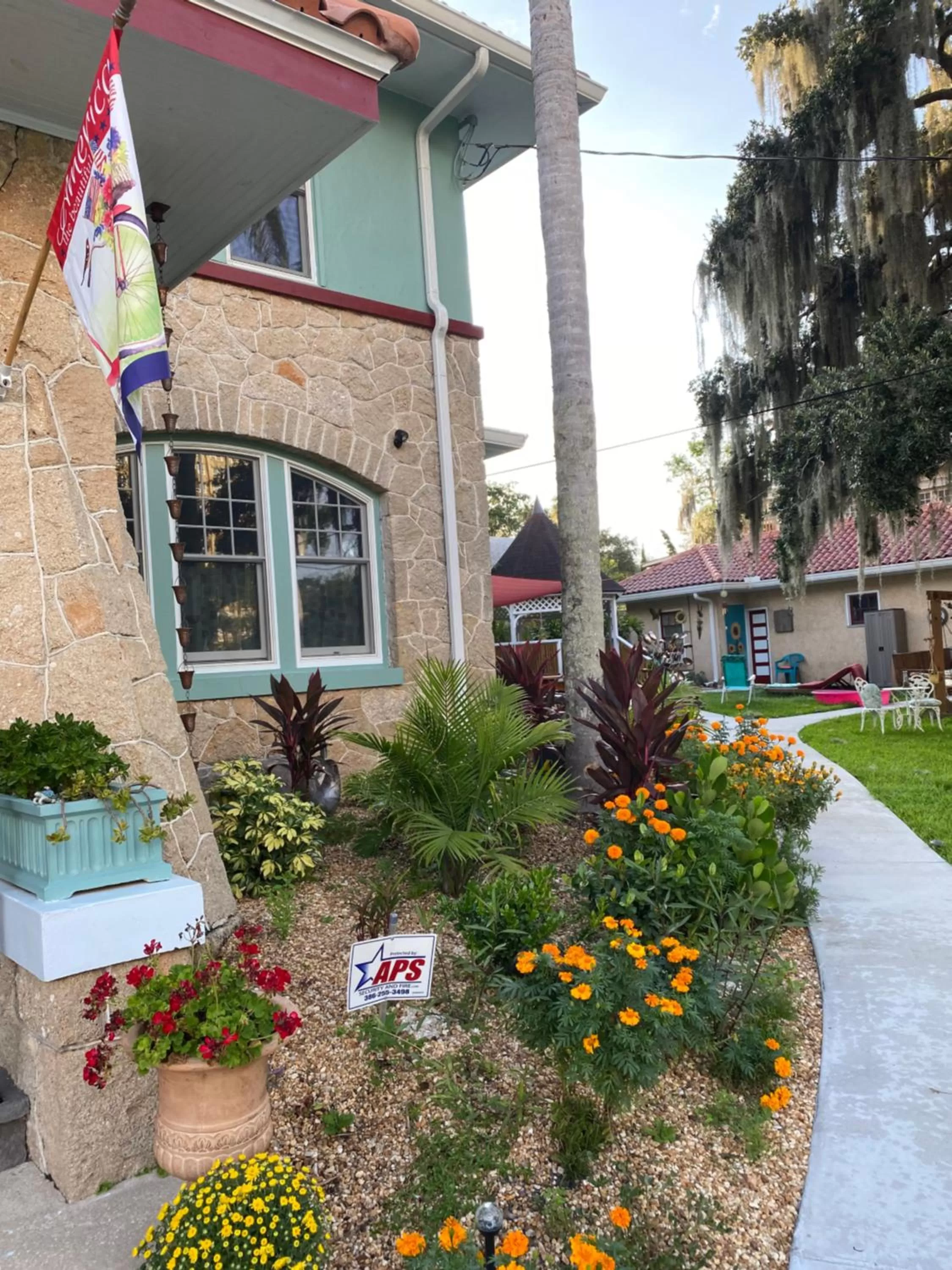 Garden, Property Building in Ms. Maggie's South Country Inn