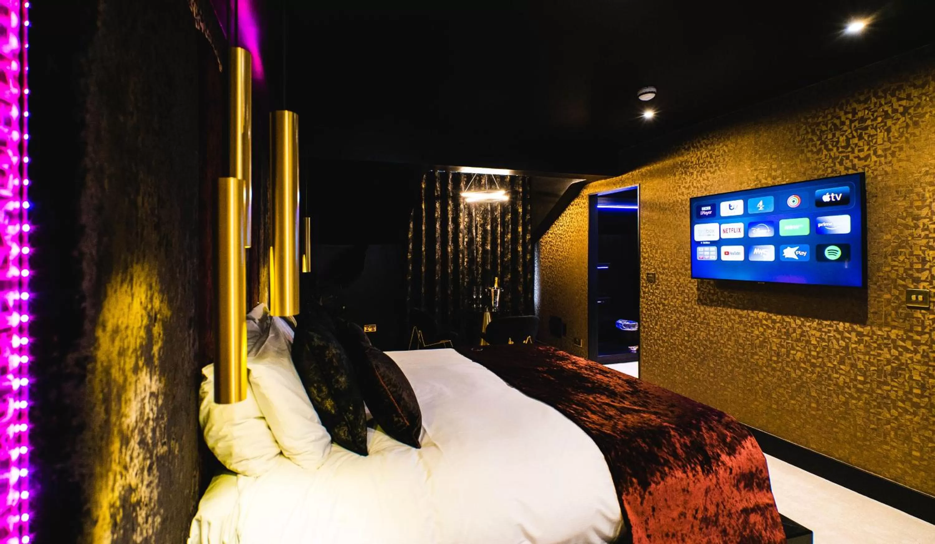 Bed in The Cranleigh Boutique