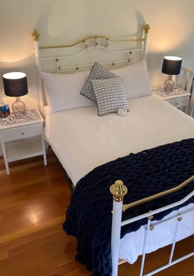 Bed in Granite Gardens Cottages & Lake Retreat