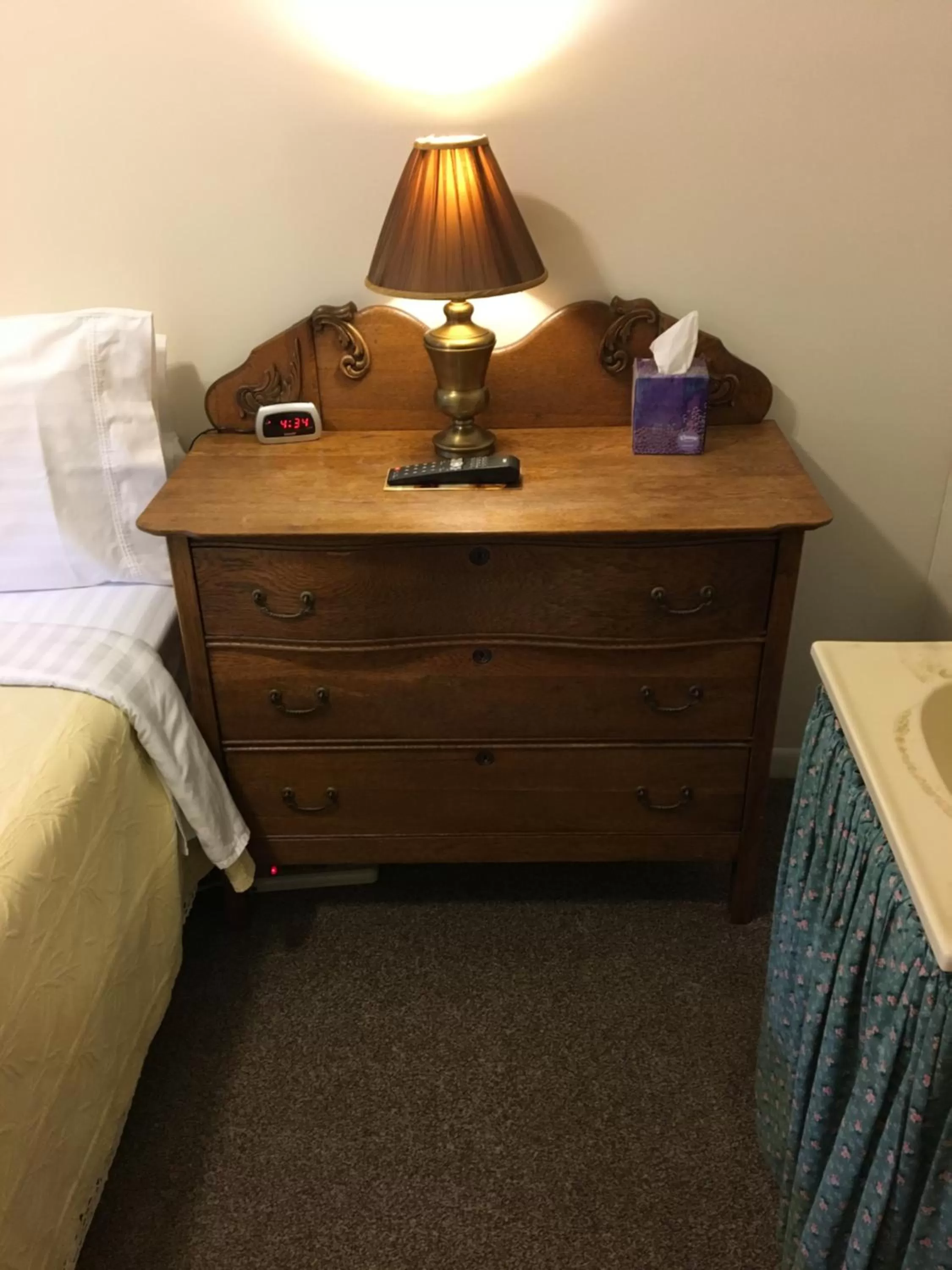 Bed in The Courtland Hotel & Spa