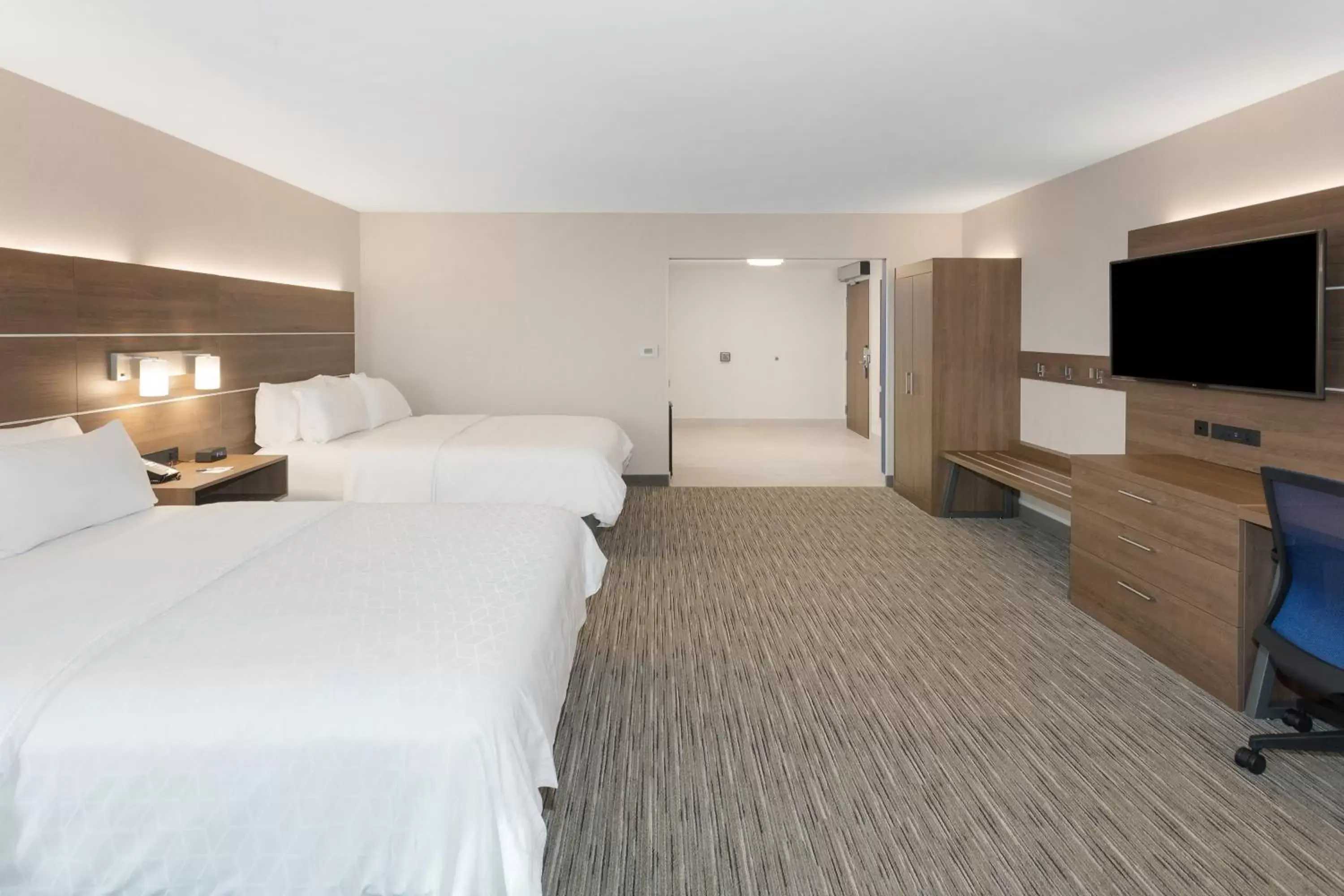 Photo of the whole room, Bed in Holiday Inn Express Hotel & Suites Ottawa Airport, an IHG Hotel