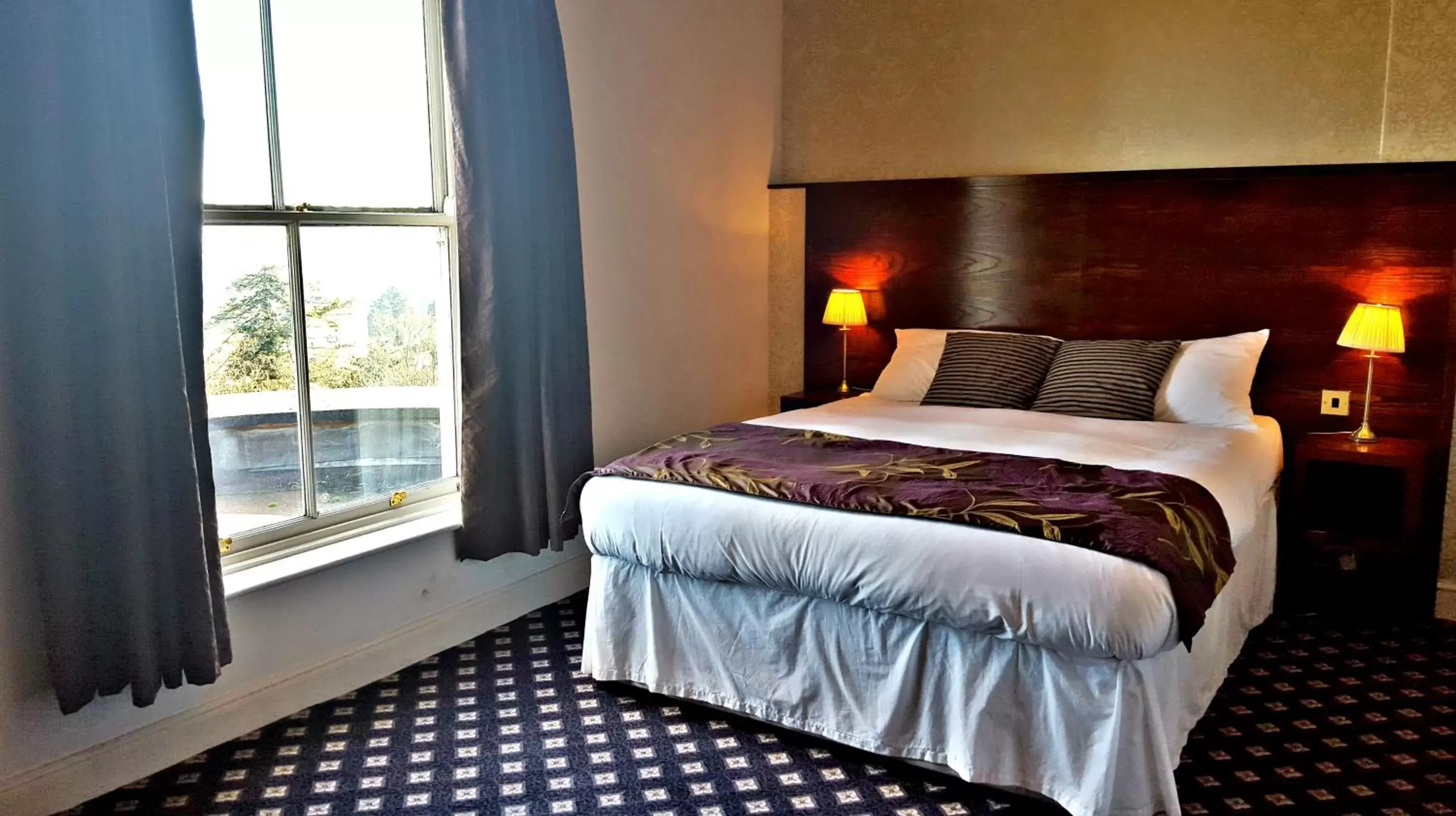 Feature Double Room in The Foley Arms Hotel Wetherspoon