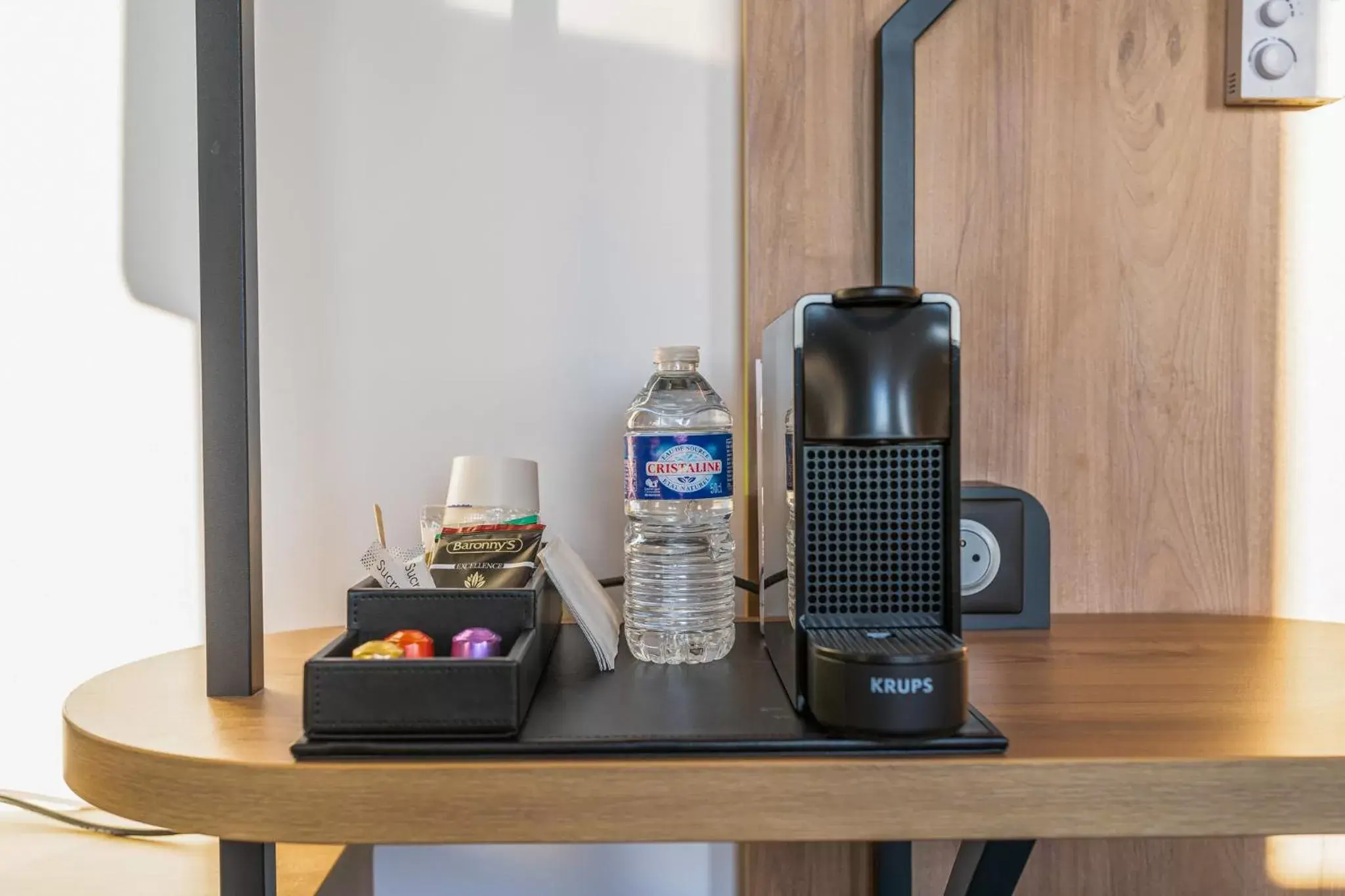 Coffee/tea facilities in B&B HOTEL Evian Publier