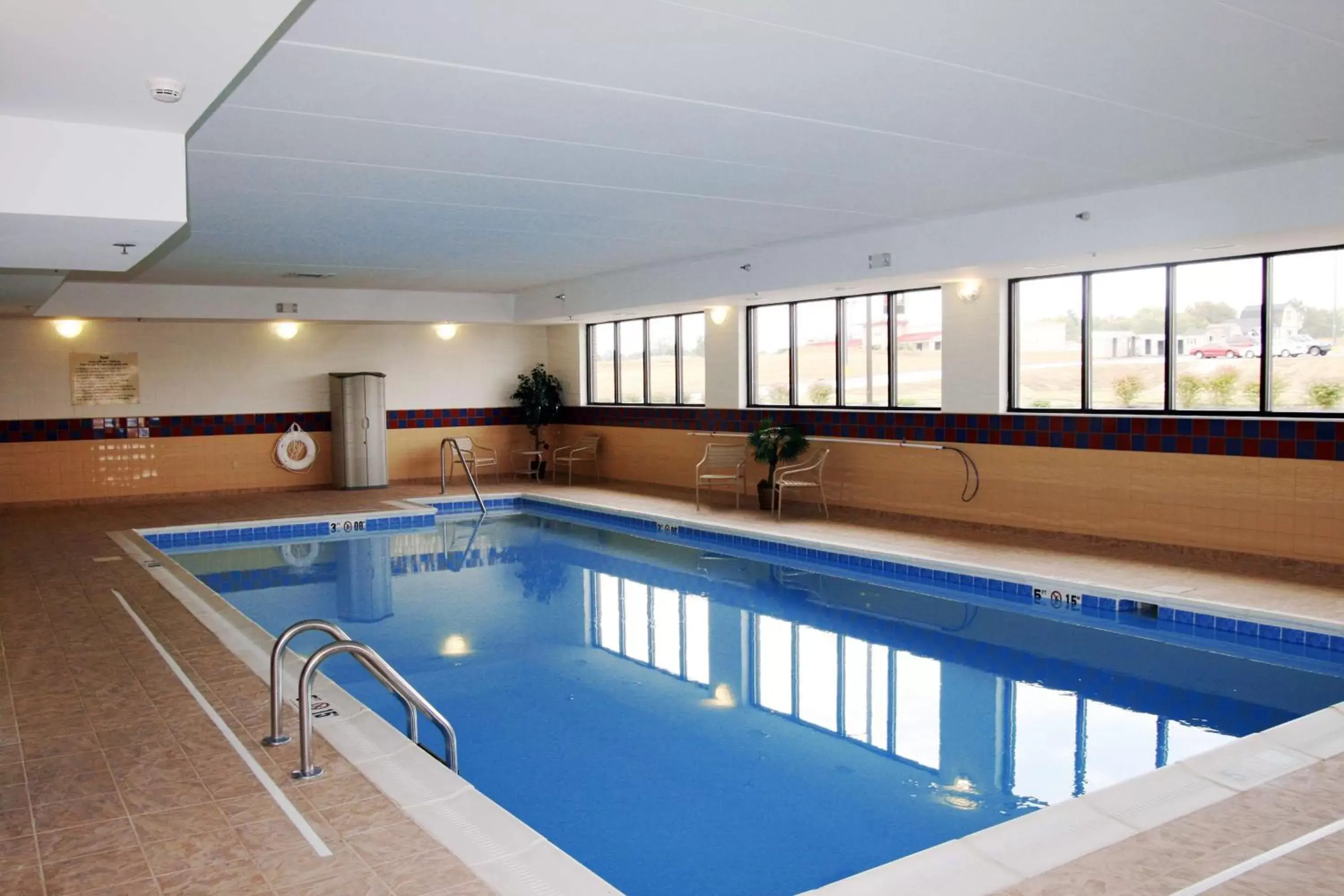 Pool view, Swimming Pool in Hampton Inn & Suites Murray