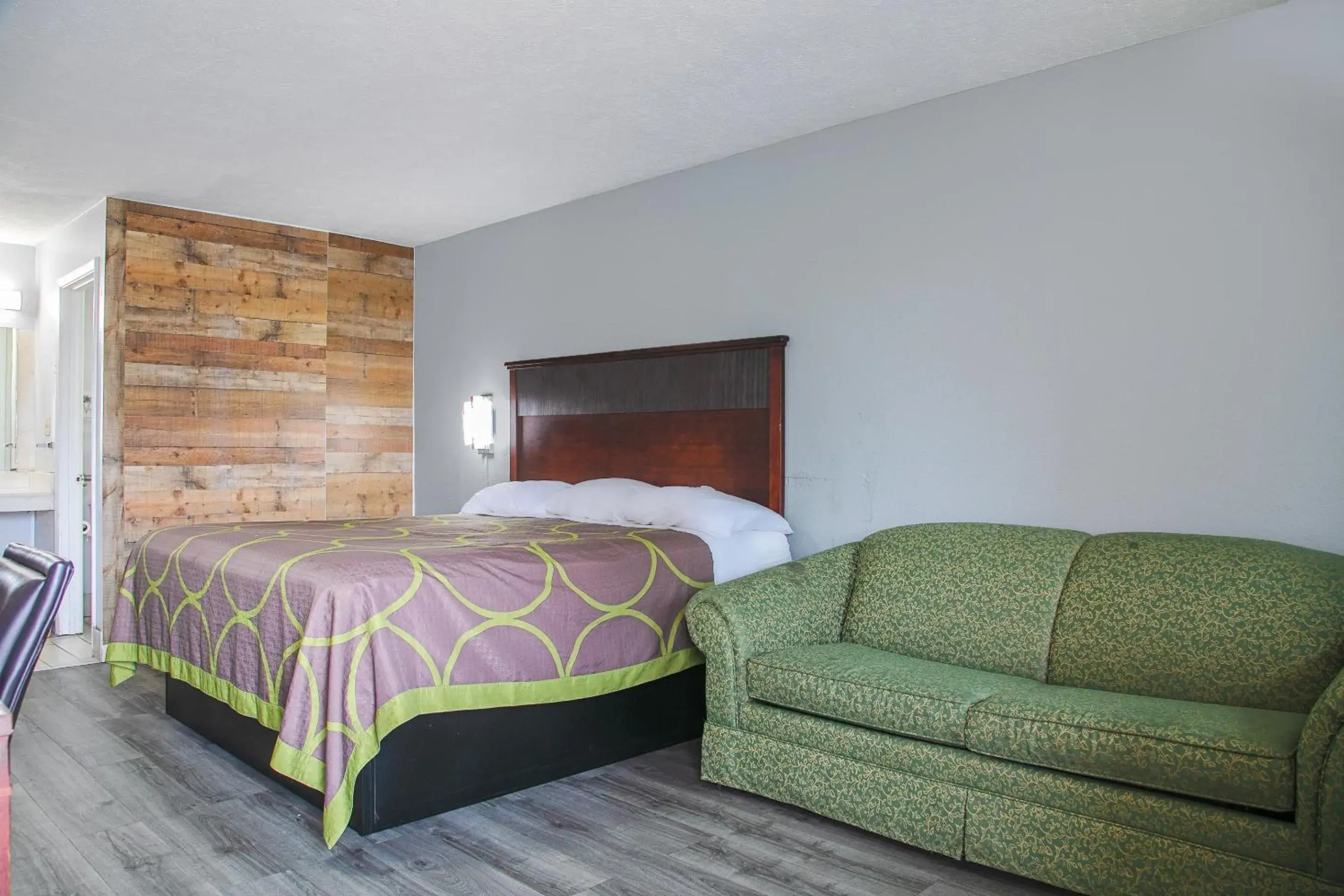 Bedroom, Bed in Masters Inn Augusta, GA near Riverwalk By OYO