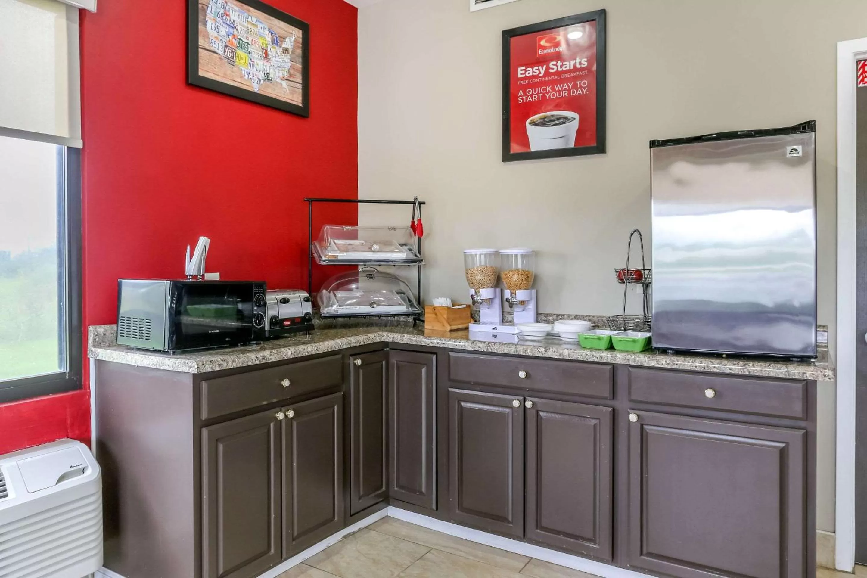 Restaurant/places to eat in Econo Lodge