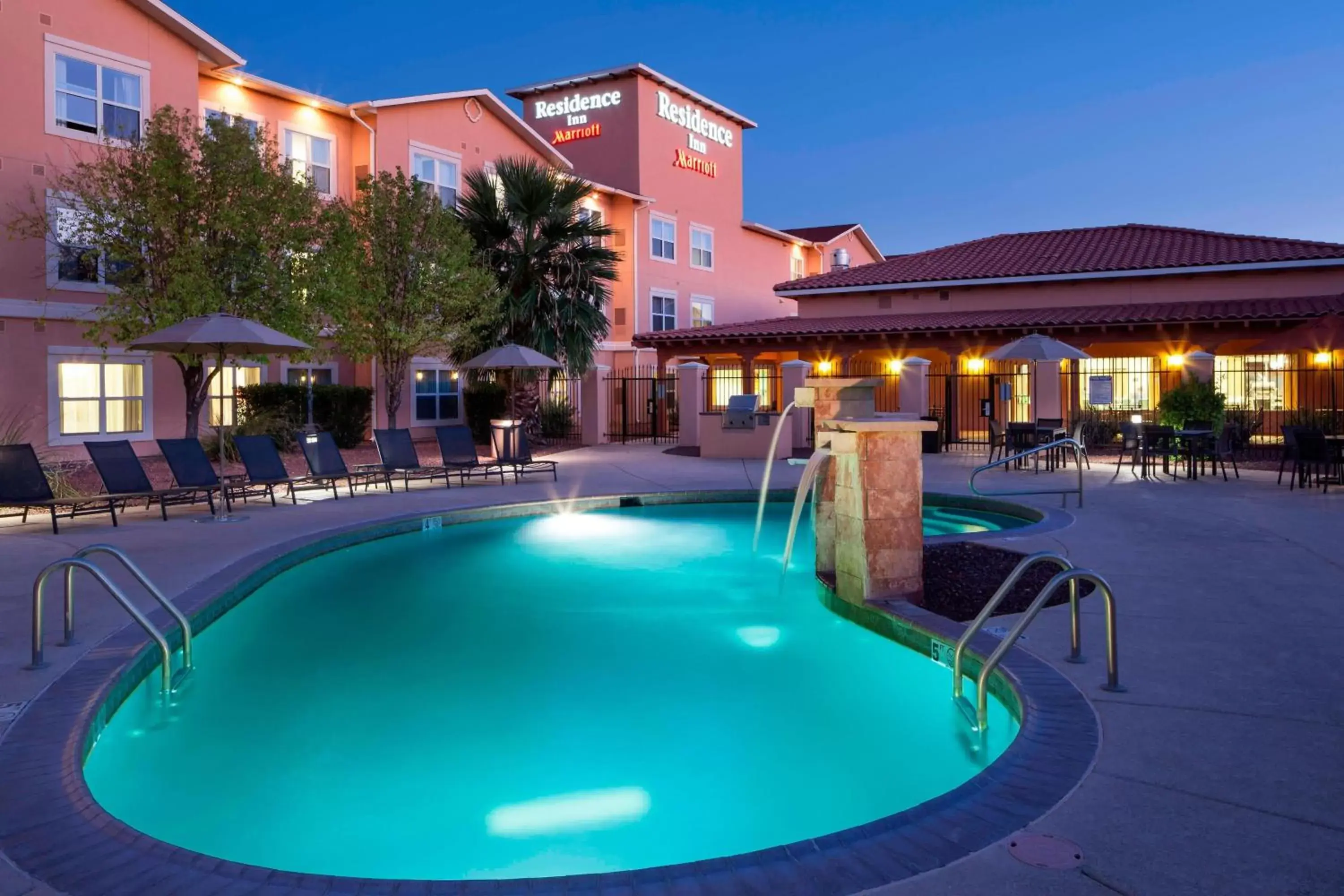 Swimming pool, Property Building in Residence Inn Tucson Airport