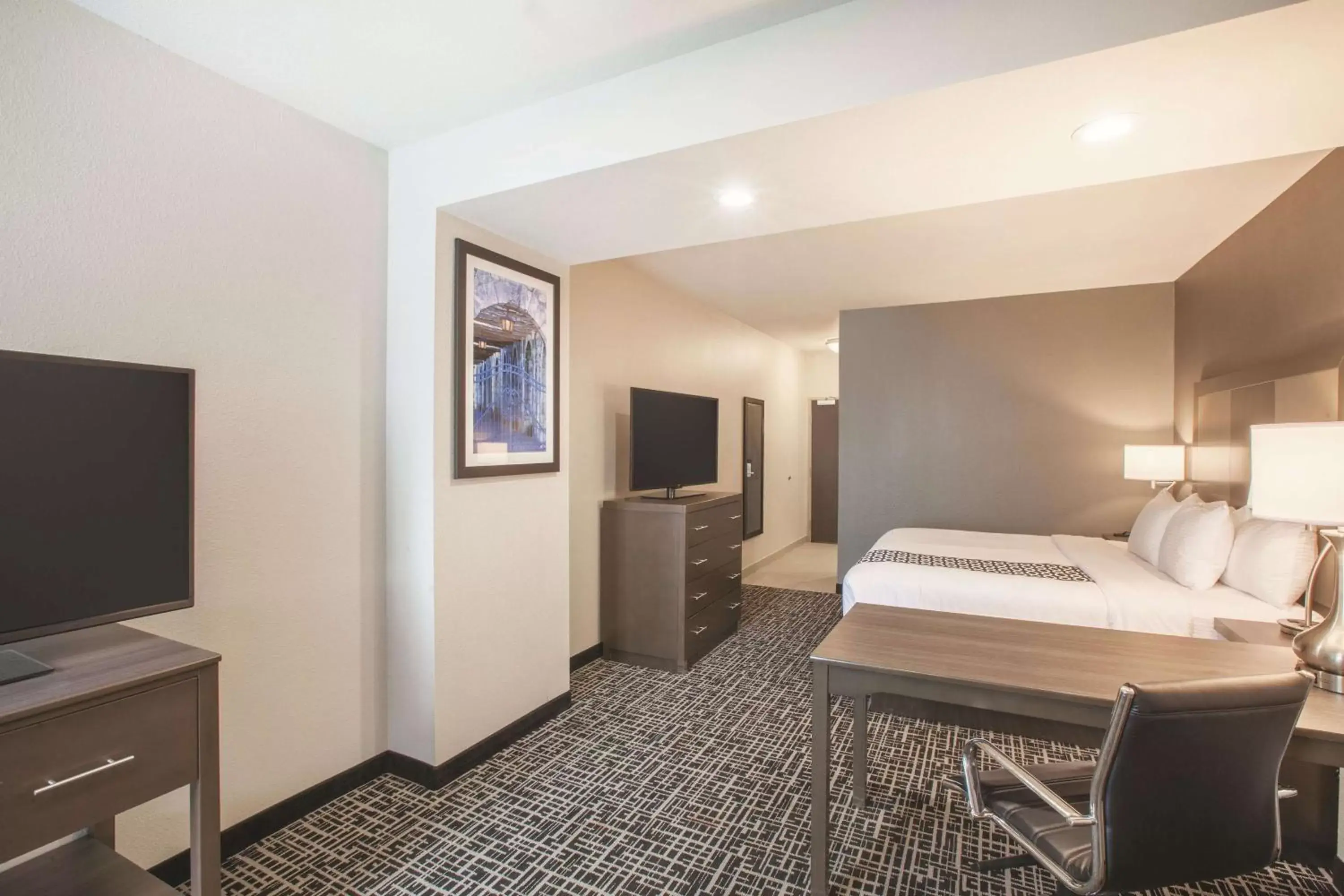 Photo of the whole room, Bed in La Quinta by Wyndham San Marcos Outlet Mall Photo of the whole room, Bed in La Quinta by Wyndham San Marcos Outlet Mall