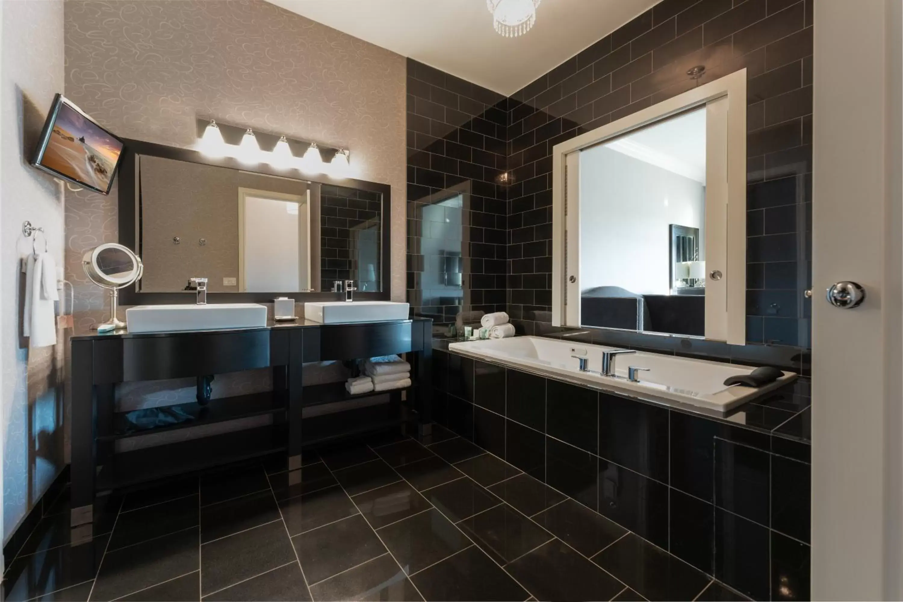 Bathroom in Prestige Oceanfront Resort, WorldHotels Luxury