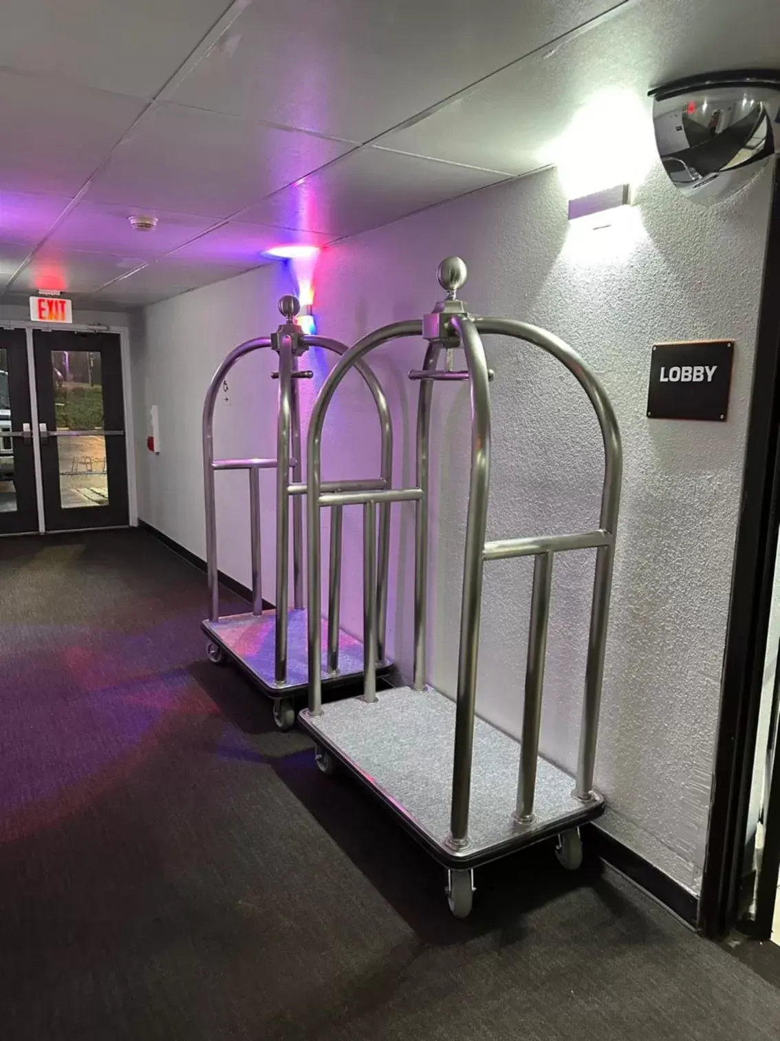 Lobby or reception, Bed in Motel 6-Greensboro, NC - Airport Lobby or reception, Bed in Motel 6-Greensboro, NC - Airport