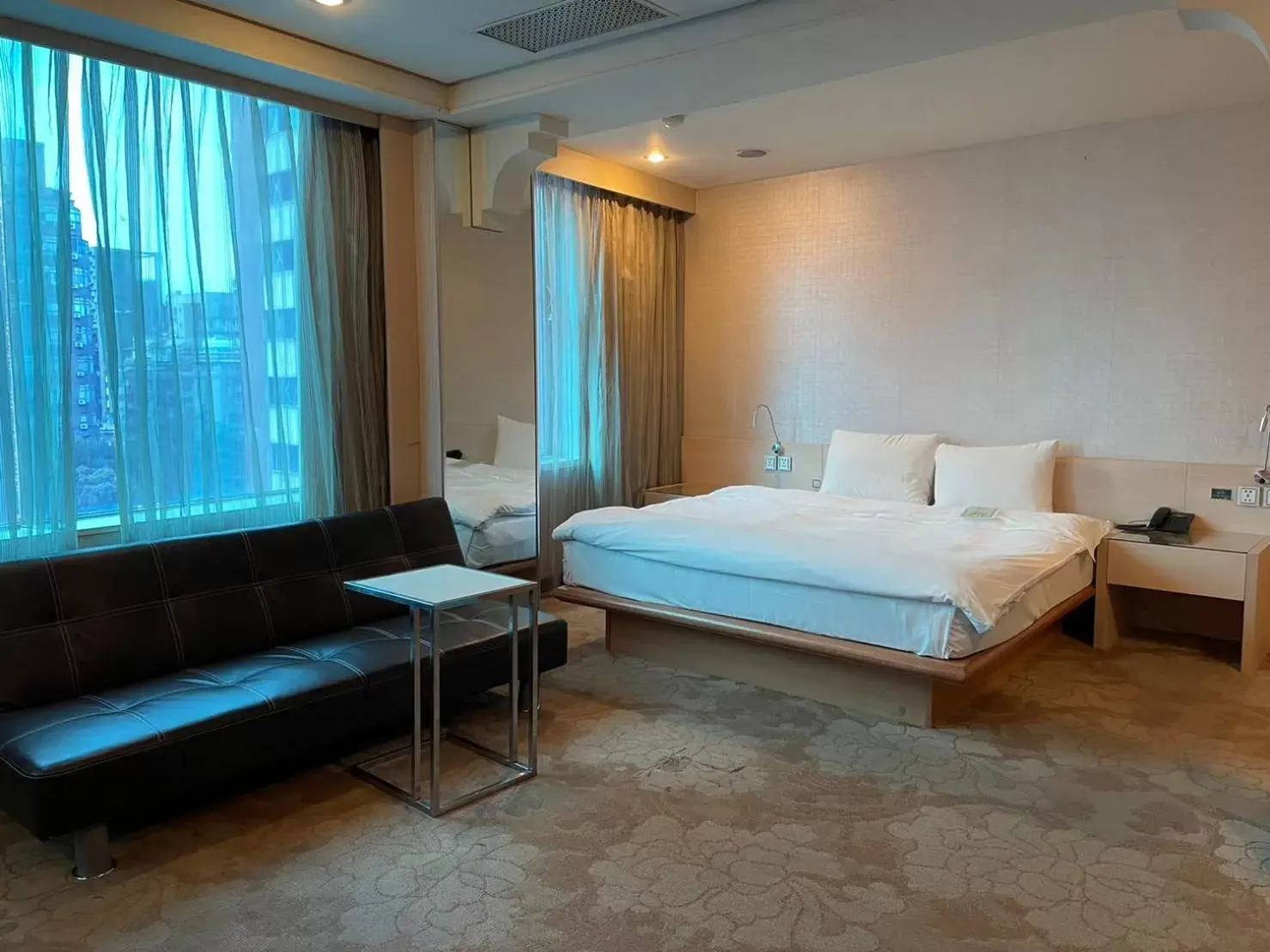 Bed in Yomi Hotel - ShuangLian MRT