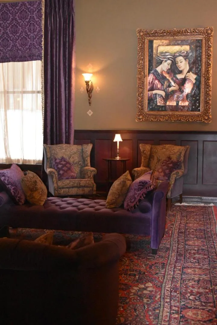 Restaurant/places to eat in The Detroit Club