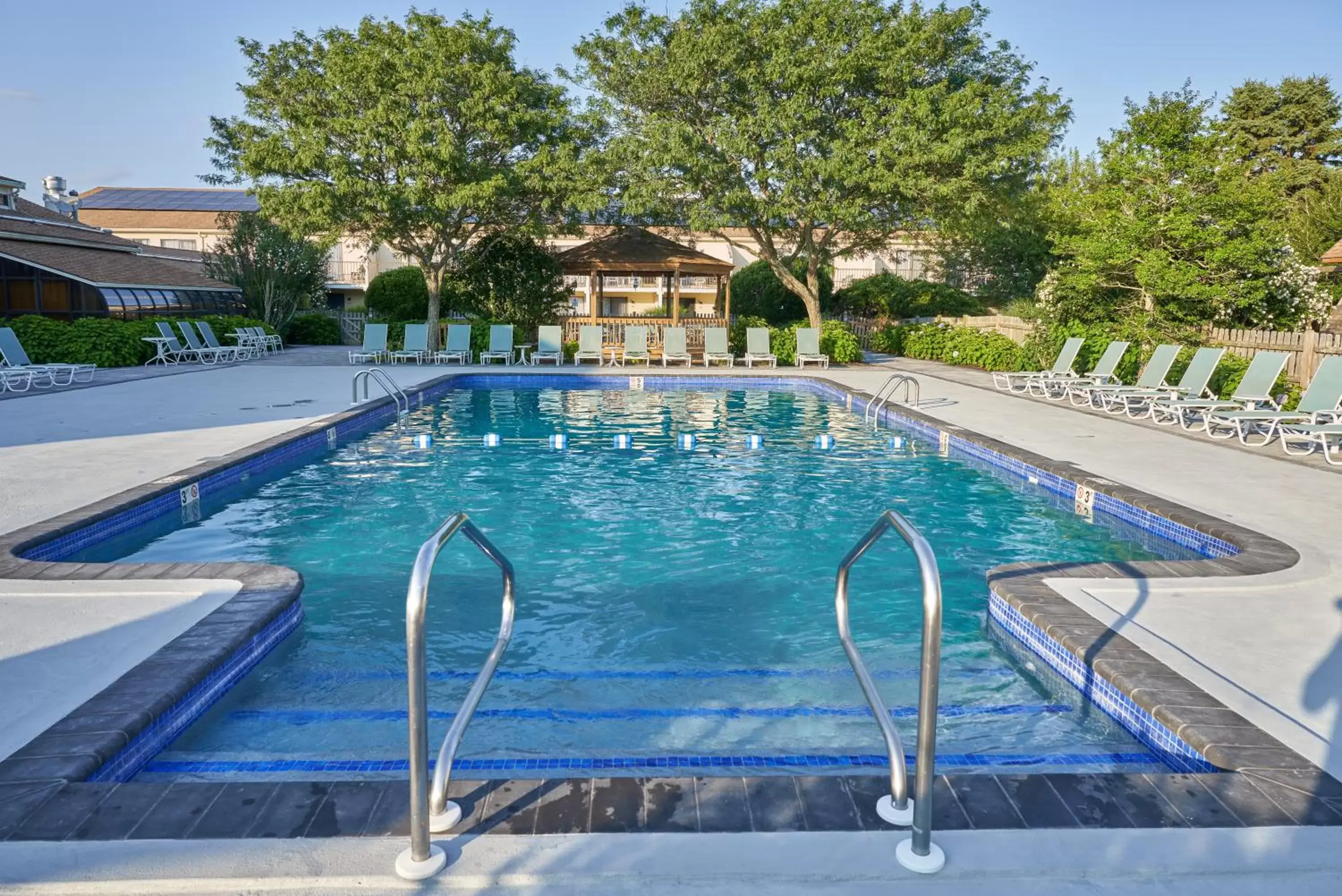 Pool view, Swimming Pool in All Seasons Resort