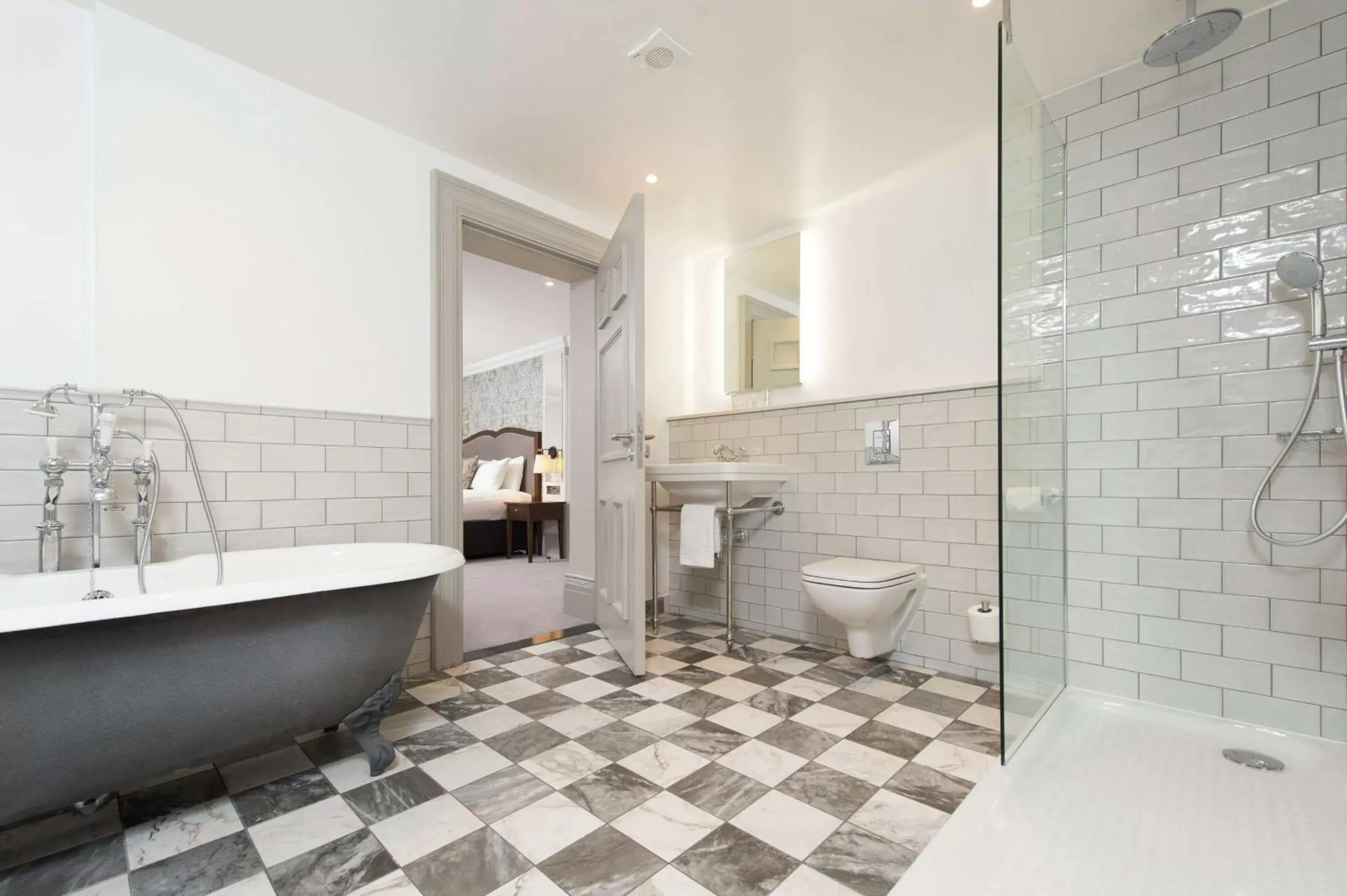 Shower, Bathroom in DoubleTree by Hilton Harrogate Majestic Hotel & Spa