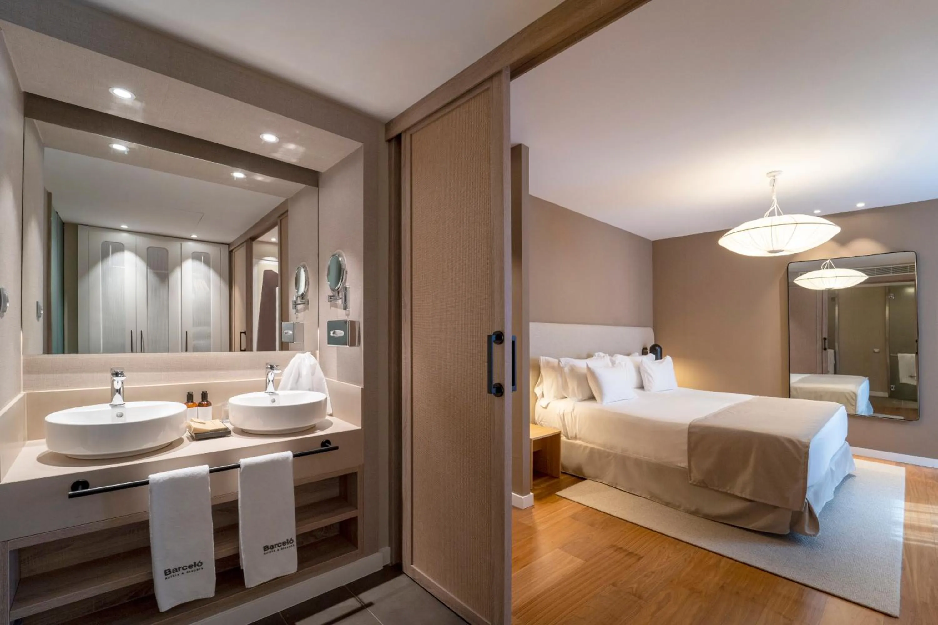 Bedroom, Bed in Barceló Oviedo Cervantes