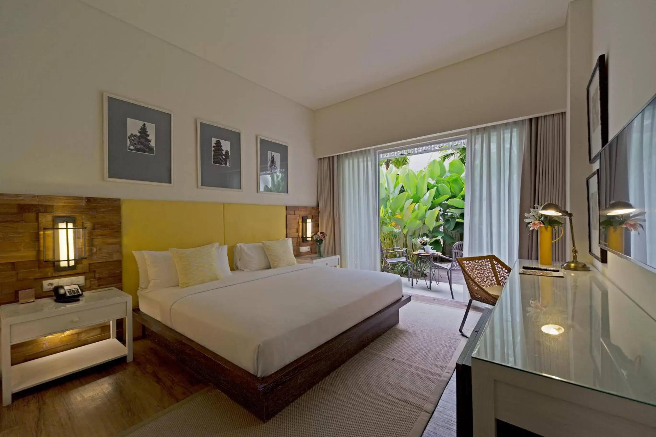 Bed in Bali Paragon Resort Hotel